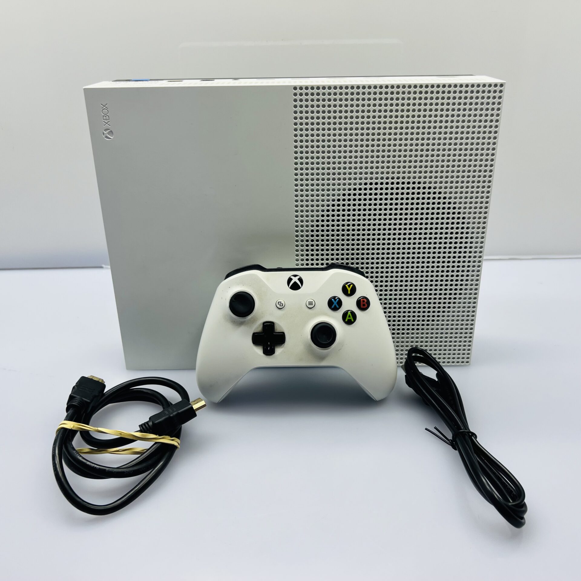 Microsoft Xbox One S 500GB White + HDMI Cable + Power Cable + Controller + 3 Games (Condition: Good) - Image 7