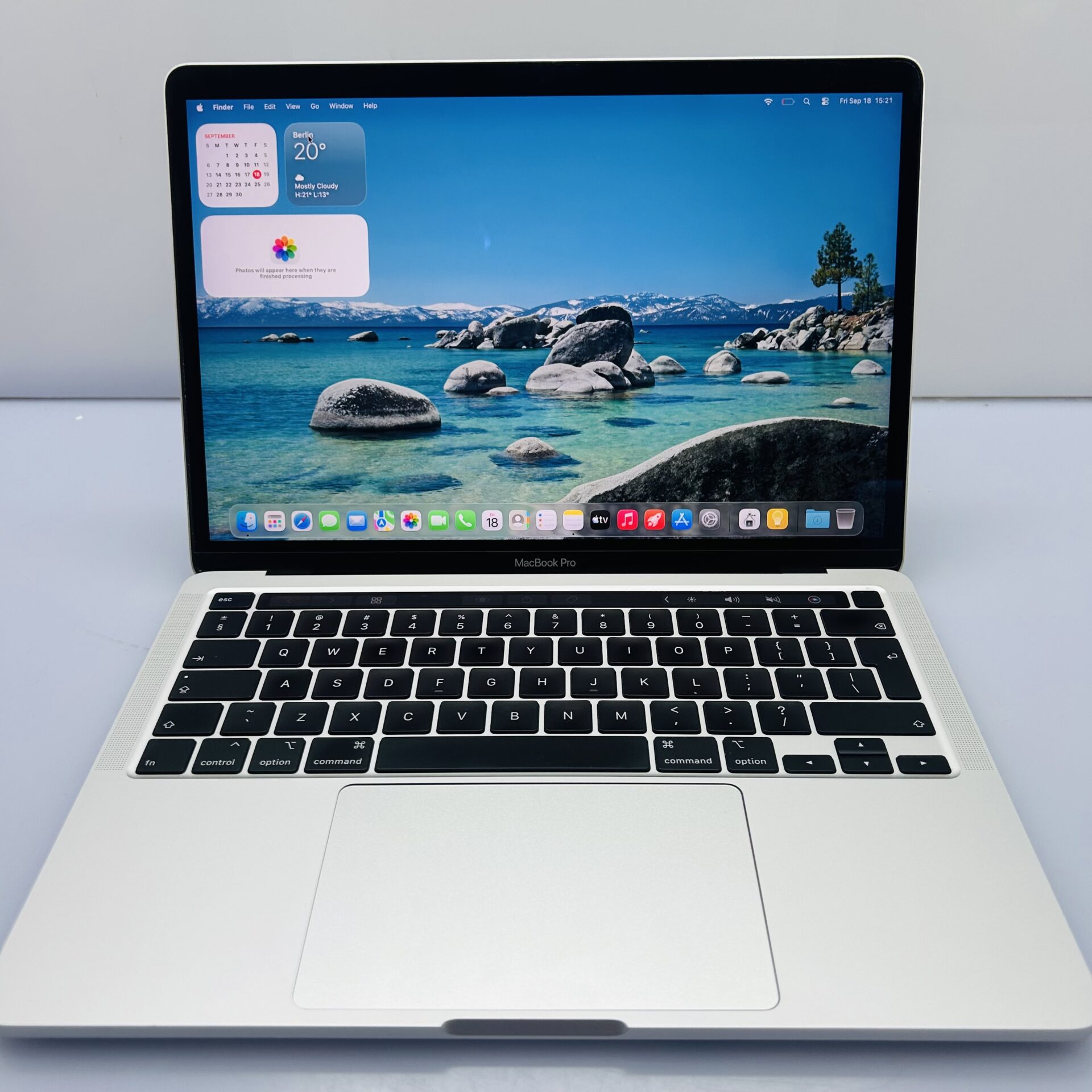 Apple MacBook Pro 13-inch "Core i5" 2.0GHz (2020/Touchbar) 16GB RAM 1TB SSD Silver (Condition: Good) - Image 2