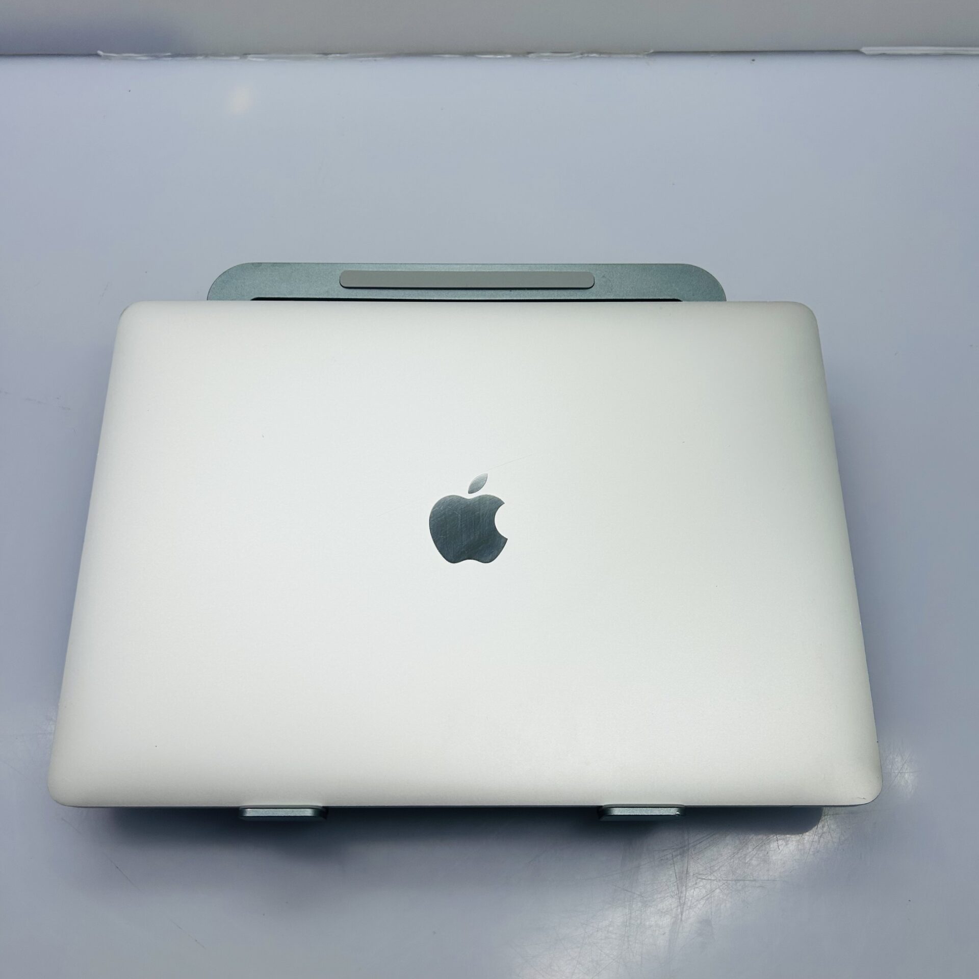 Apple MacBook Pro 13-inch "Core i5" 2.0GHz (2020/Touchbar) 16GB RAM 1TB SSD Silver (Condition: Good) - Image 5