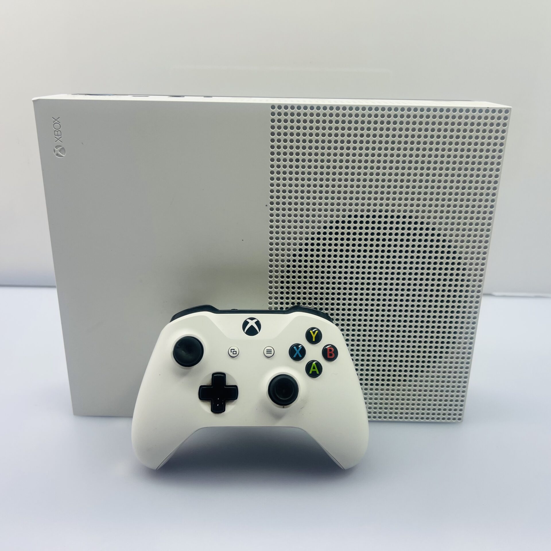 Microsoft Xbox One S 500GB White + HDMI Cable + Power Cable + Controller + 3 Games (Condition: Good) - Image 6