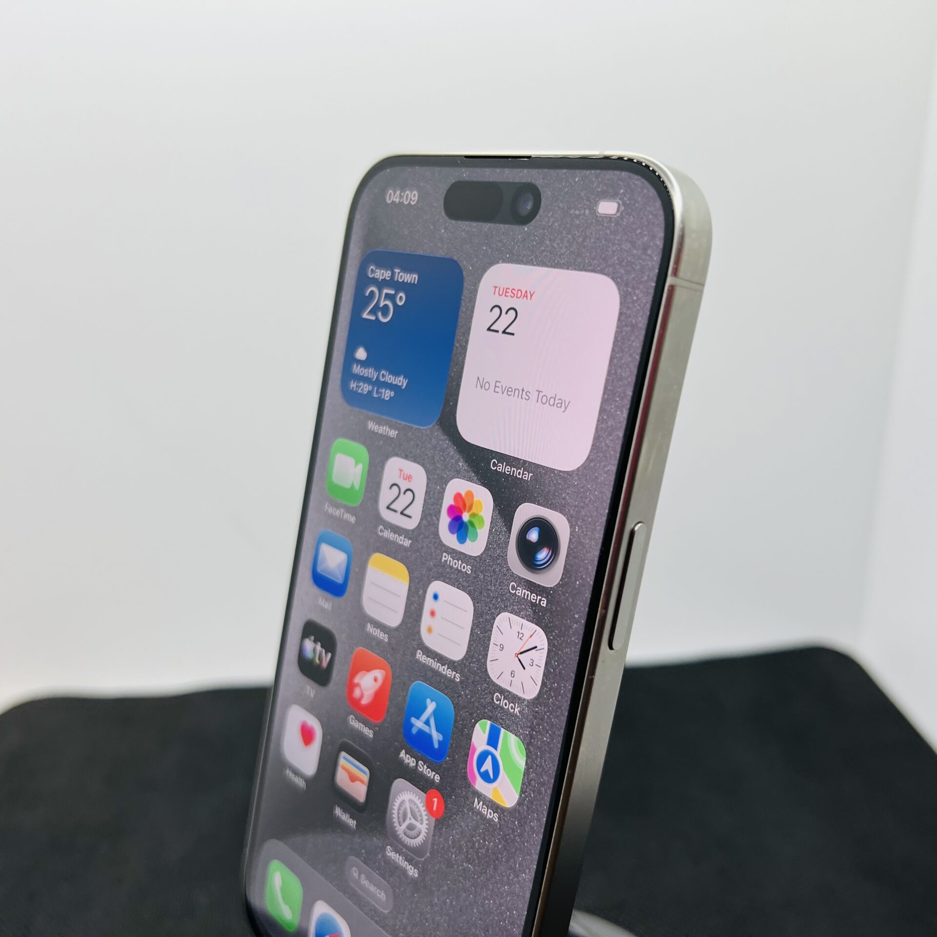 Apple iPhone 15 Pro 128GB White Titanium (Condition: Good) - Image 6
