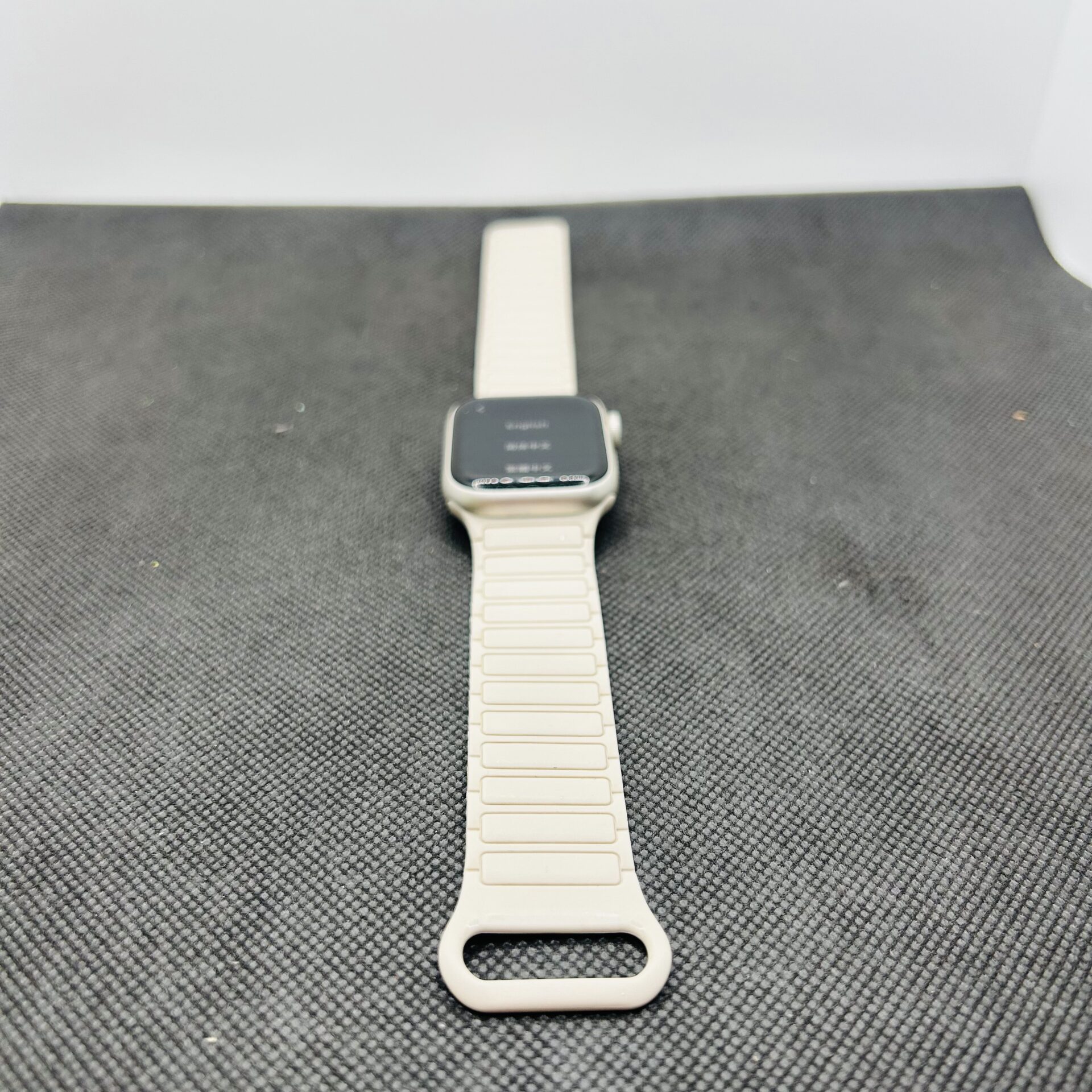 Apple Watch Series 8 41mm GPS Only Starlight (Condition: Good) - Image 3