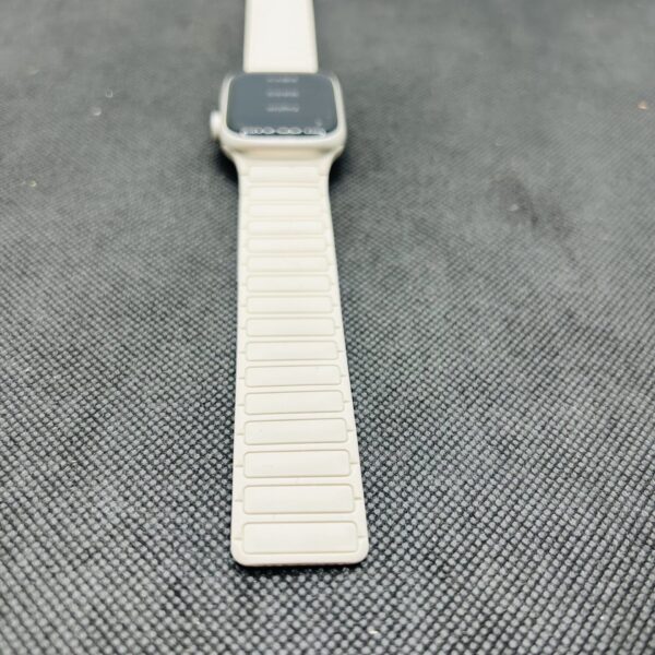 Apple Watch Series 8 41mm GPS Only Starlight (Condition: Good) - Image 7