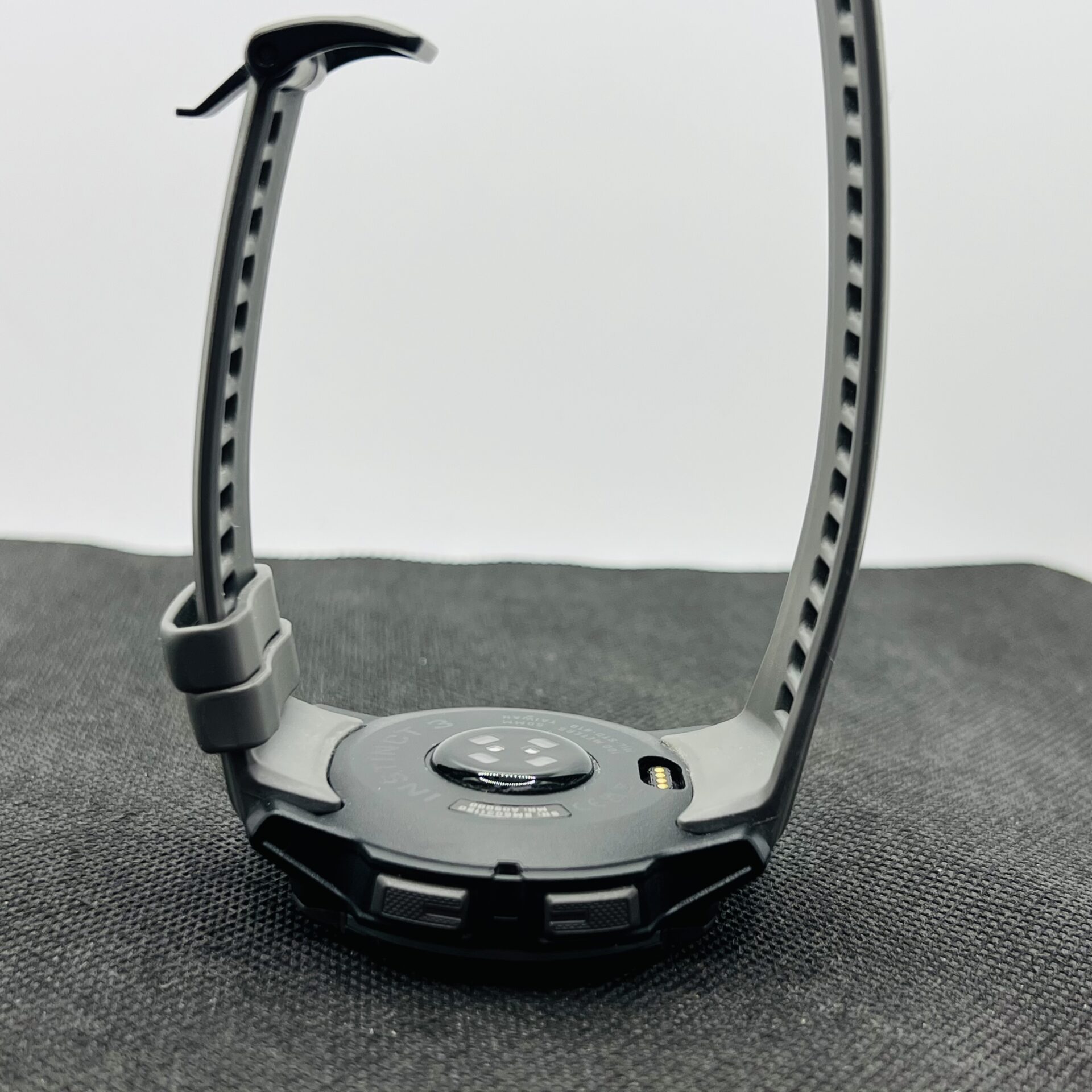 Garmin Instinct 3 50mm Black With Charcoal Silicone Band (Condition: Pristine) - Image 9
