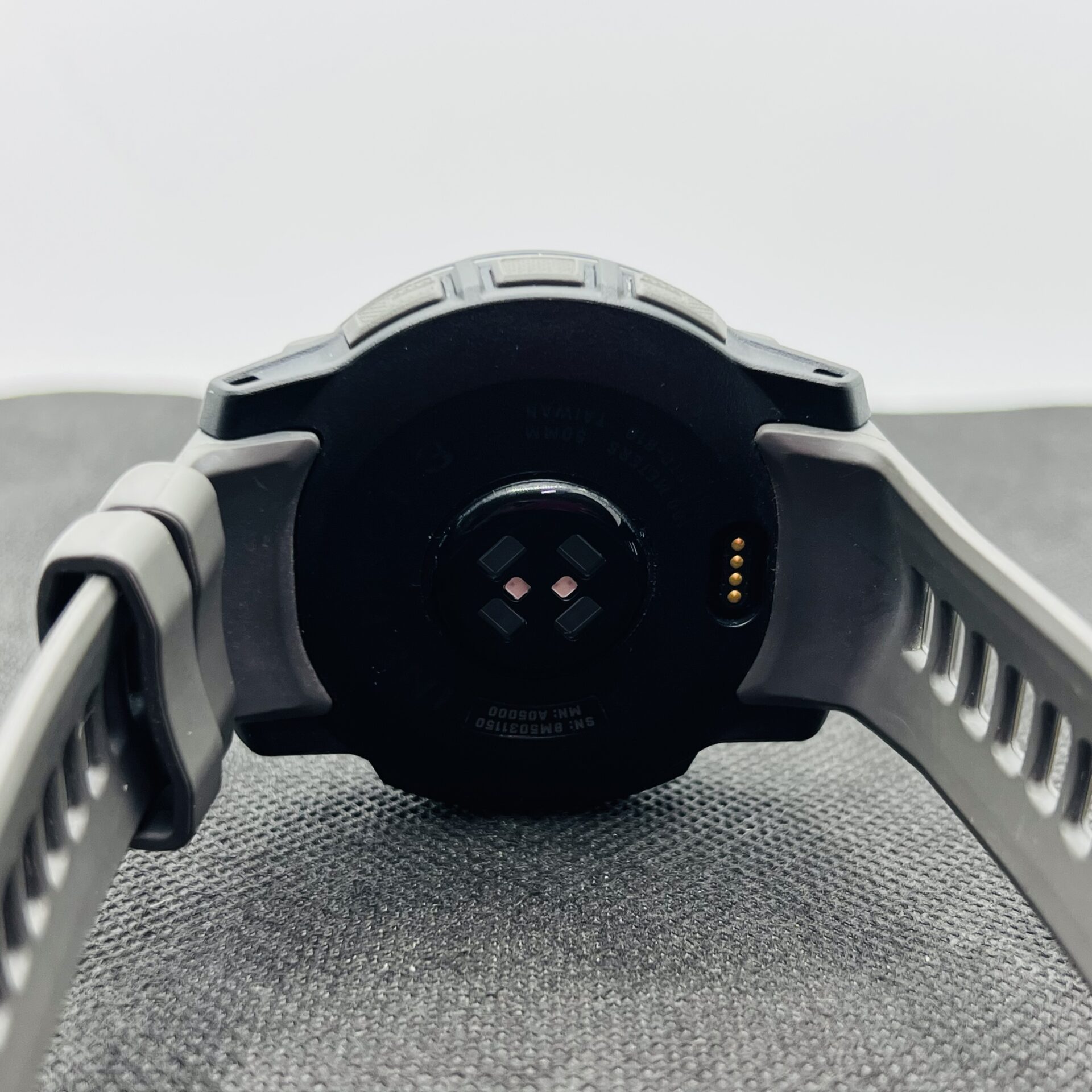 Garmin Instinct 3 50mm Black With Charcoal Silicone Band (Condition: Pristine) - Image 8