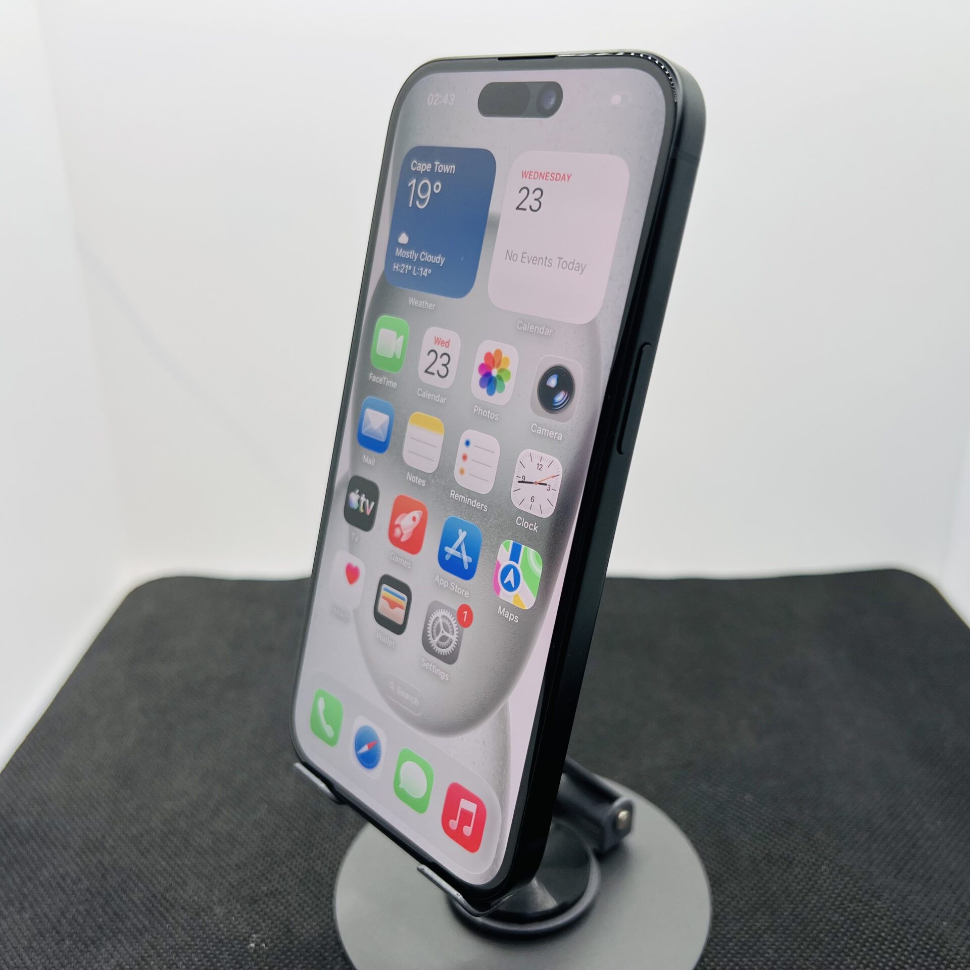 Apple iPhone 15 128GB Black (Condition: Excellent) - Image 5