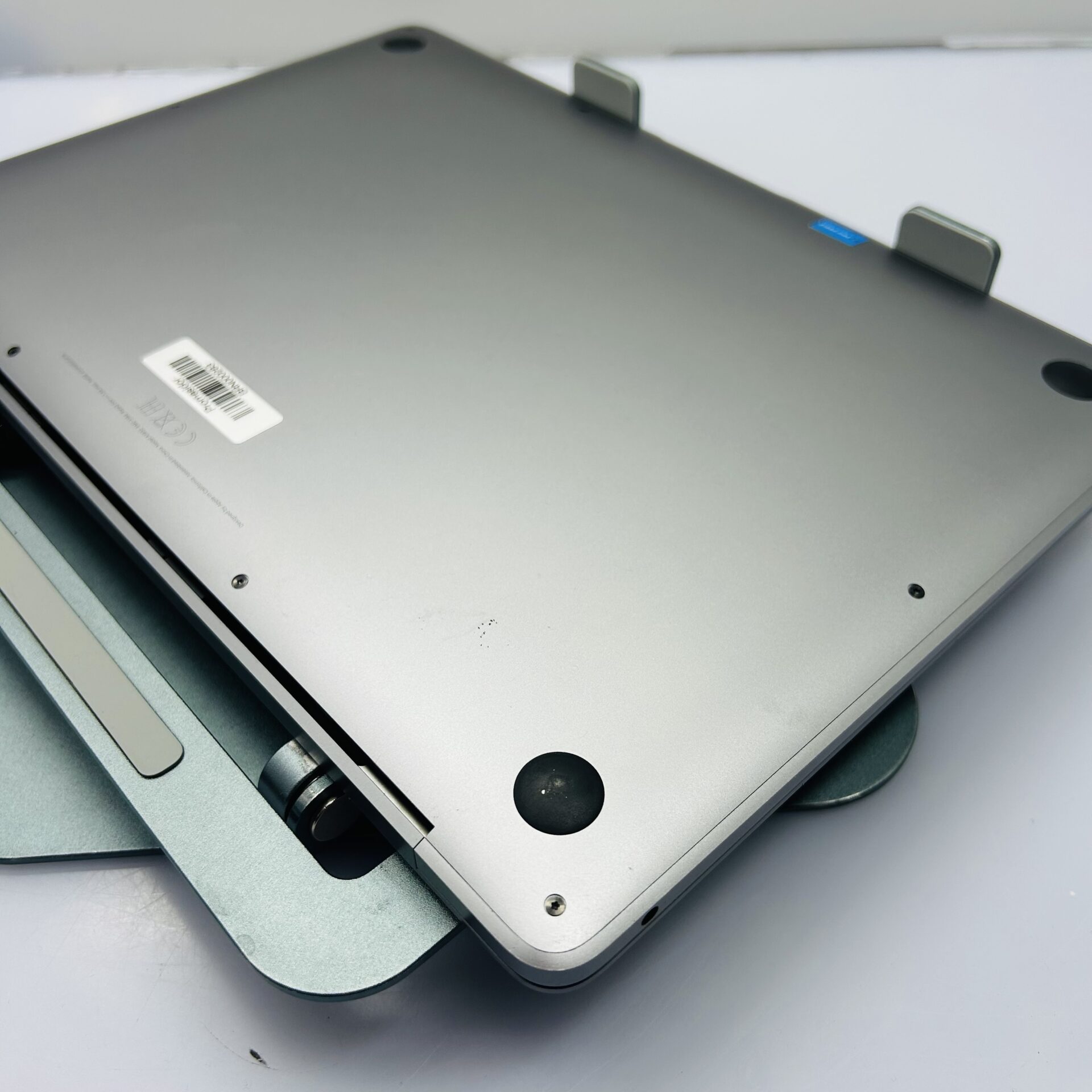 Apple MacBook Air 13-inch "Core i5" 1.6GHz (2018) 8GB RAM 256GB SSD Silver (Condition: Good) - Image 13