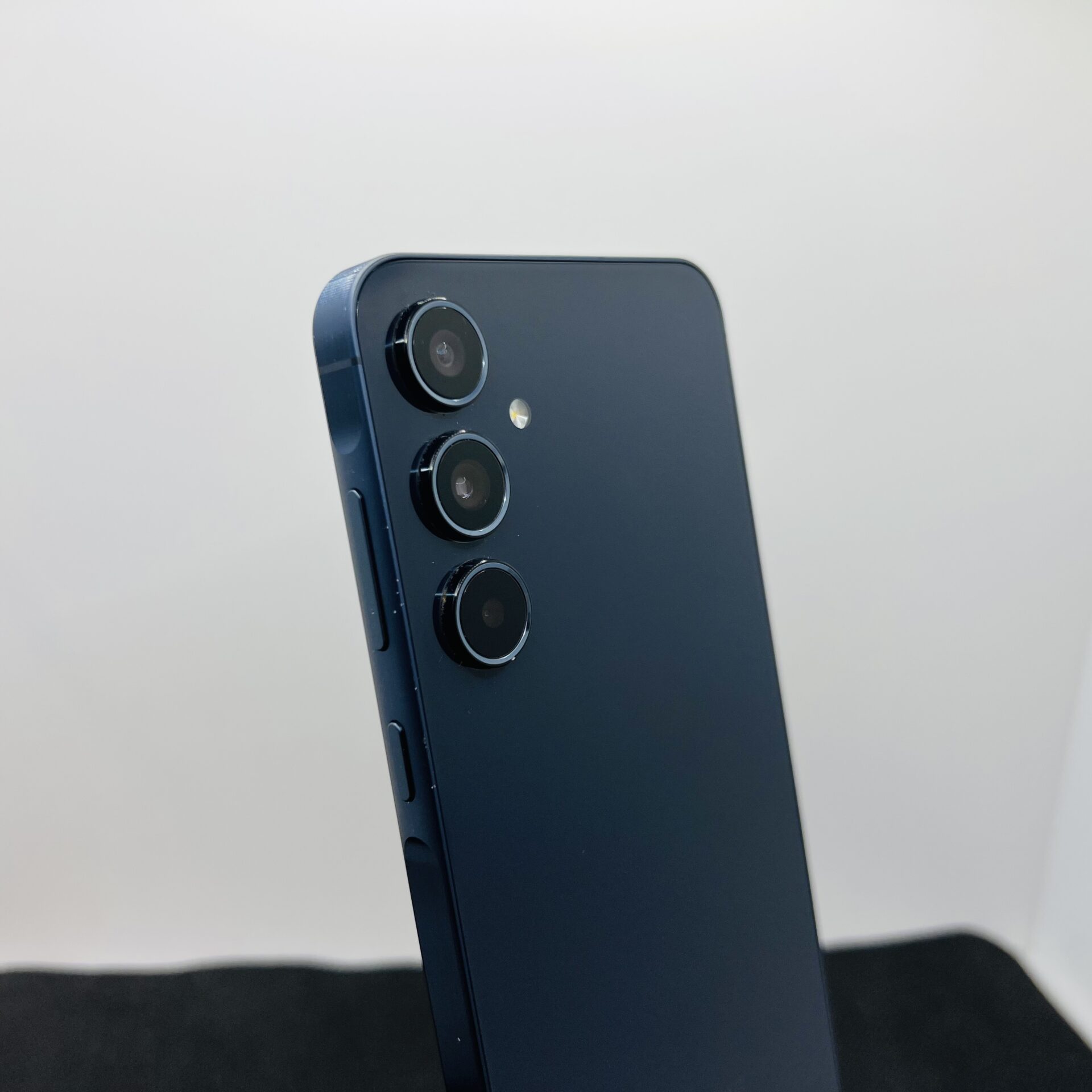 Samsung Galaxy A55 256GB Awesome Navy (Condition: Good) - Image 9