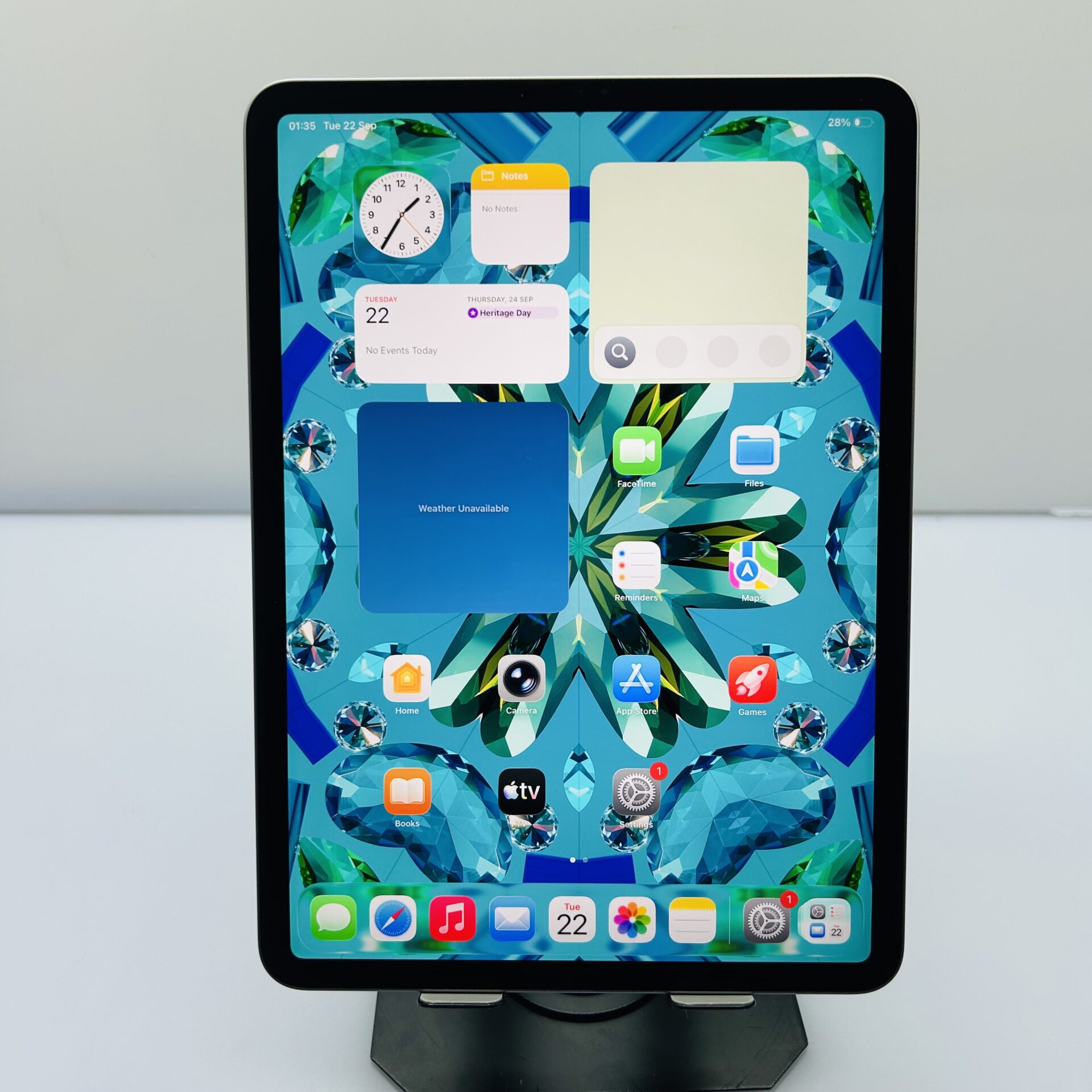 Apple iPad Pro 11" 4th Gen (WiFi Only) 256GB Space Gray (Condition: Good) - Image 2