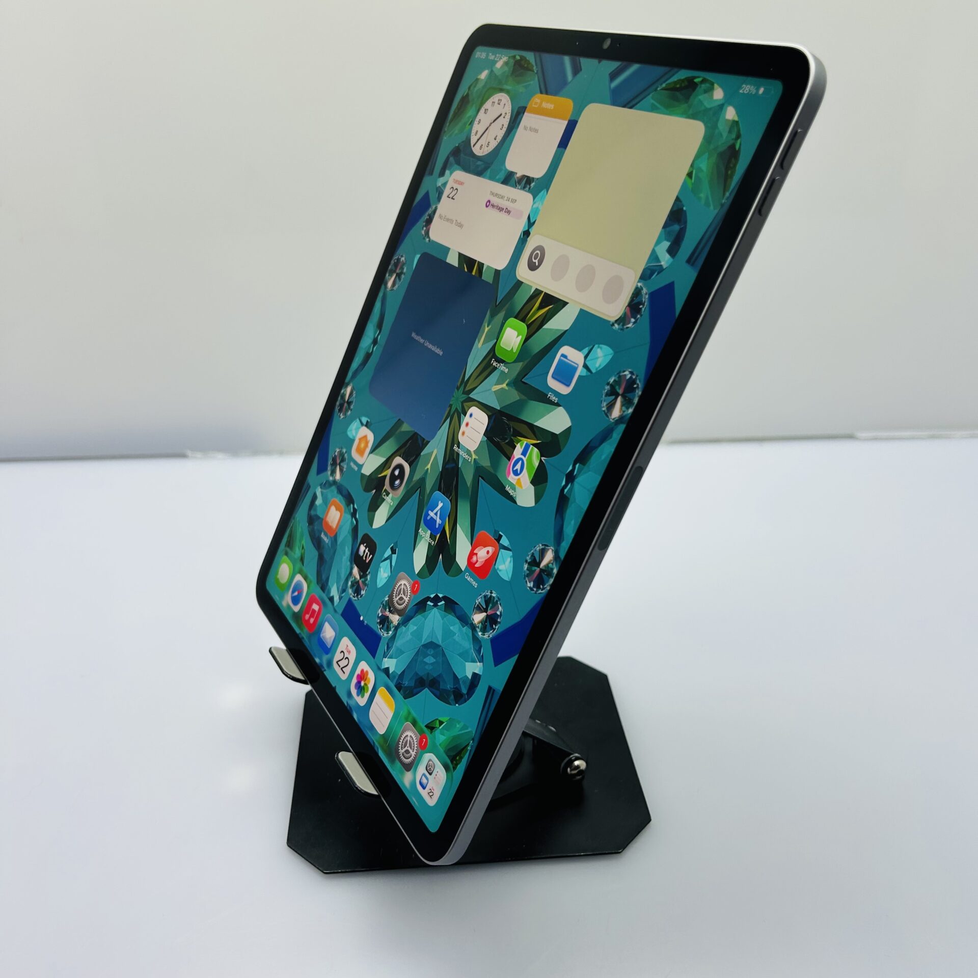 Apple iPad Pro 11" 4th Gen (WiFi Only) 256GB Space Gray (Condition: Good) - Image 3