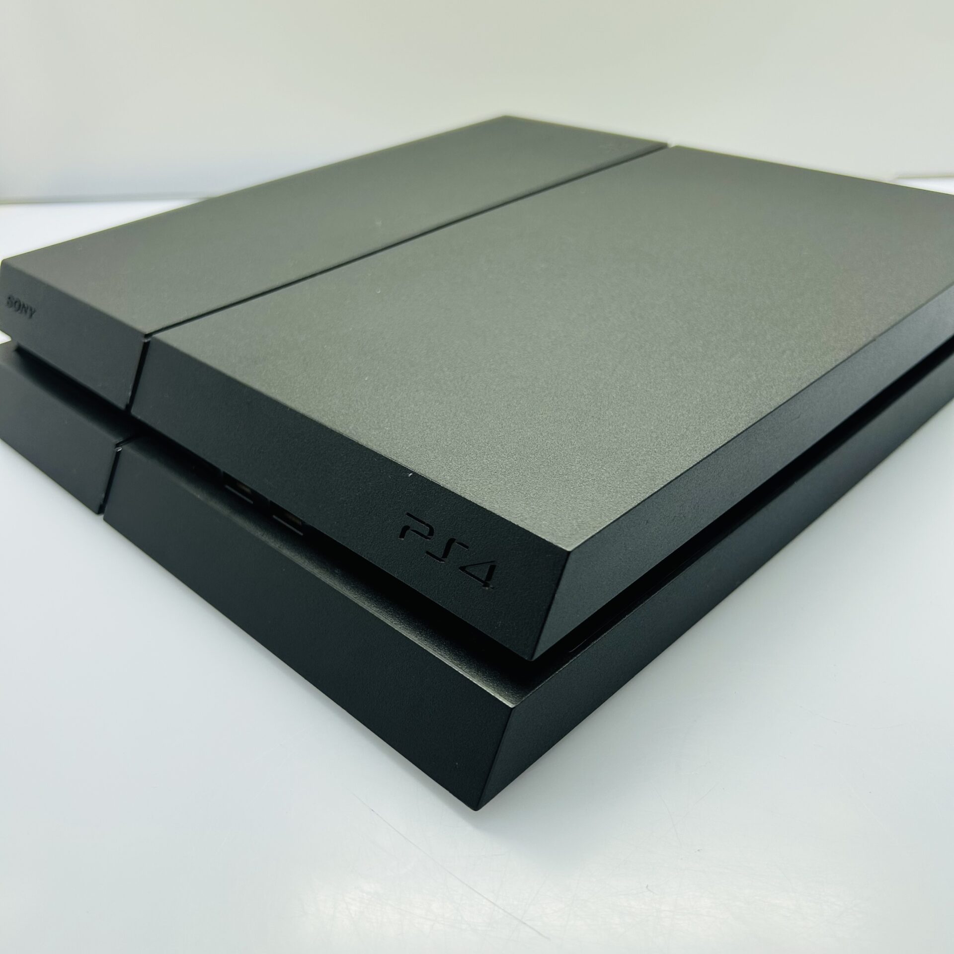 Sony PlayStation 4 1TB Black + Power Cable + HDMI Cable + 1x Controller - Slow Disc Drive (Condition: Good) - Image 4