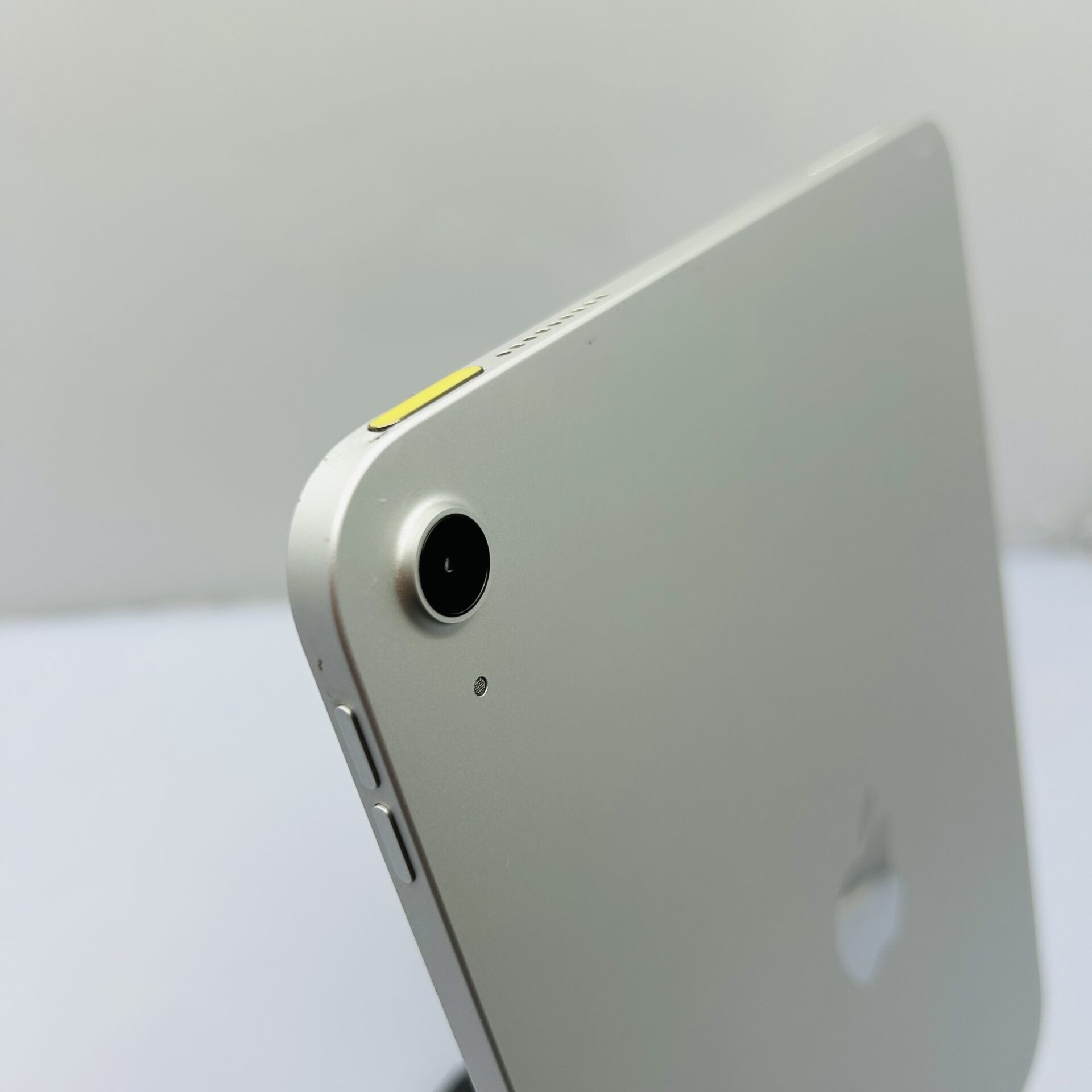 Apple iPad 10.2 10th Gen 64GB (WiFi Only) Silver (Condition: Good) - Image 12