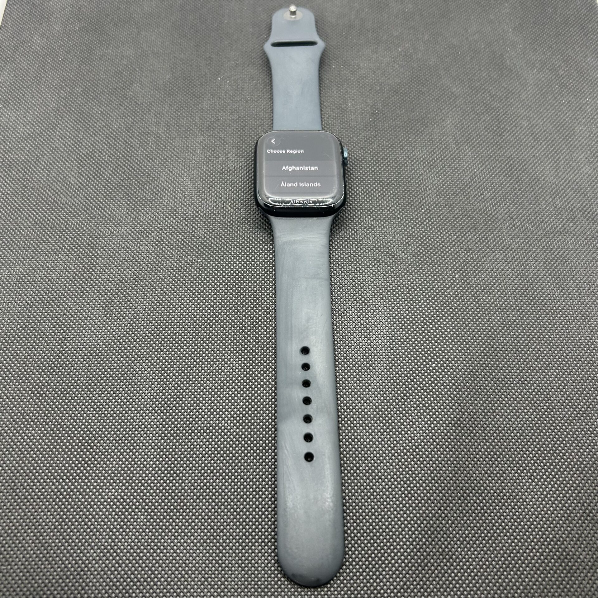 Apple Watch Series 8 45mm Midnight (Condition: Good) - Image 2