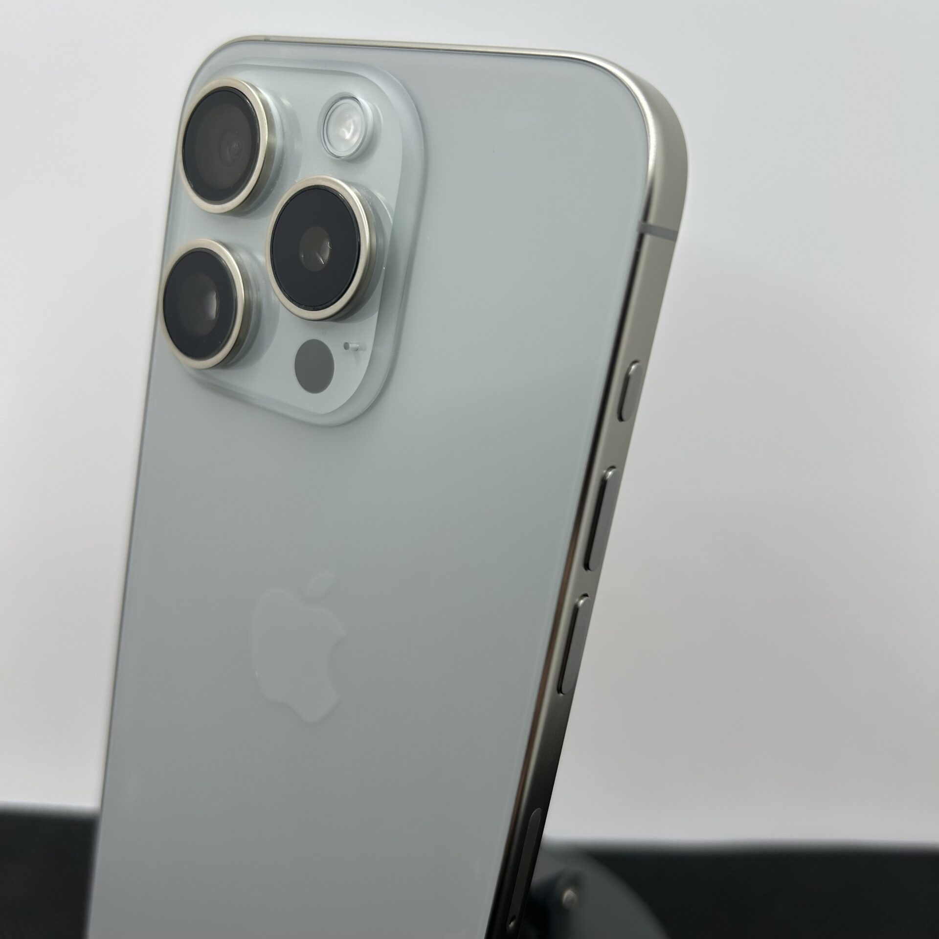 Apple iPhone 15 Pro 256GB Natural Titanium (Condition: Good) - Image 10