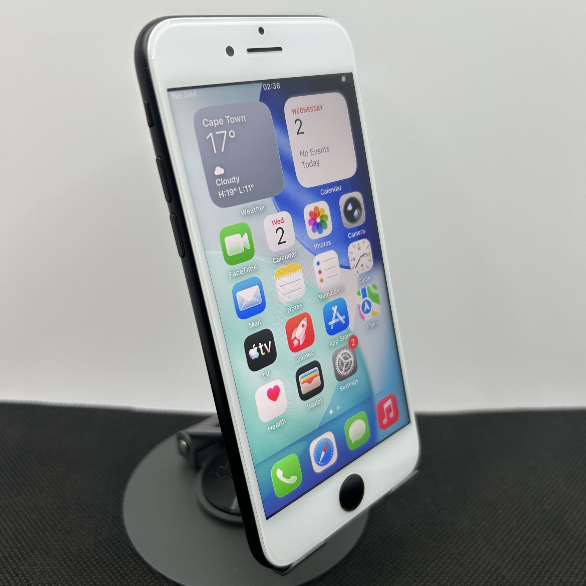 Apple iPhone SE (2020) 128GB Black/White (Condition: Good) - Image 3