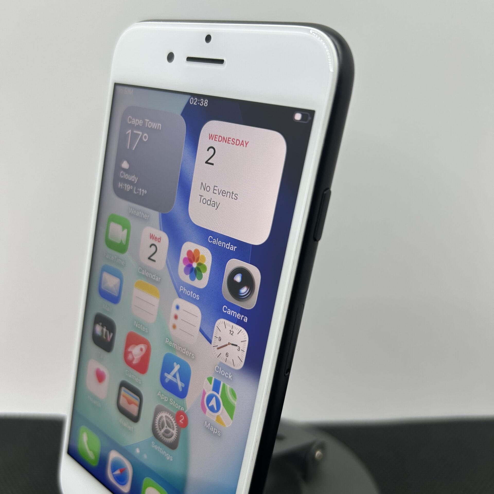 Apple iPhone SE (2020) 128GB Black/White (Condition: Good) - Image 6