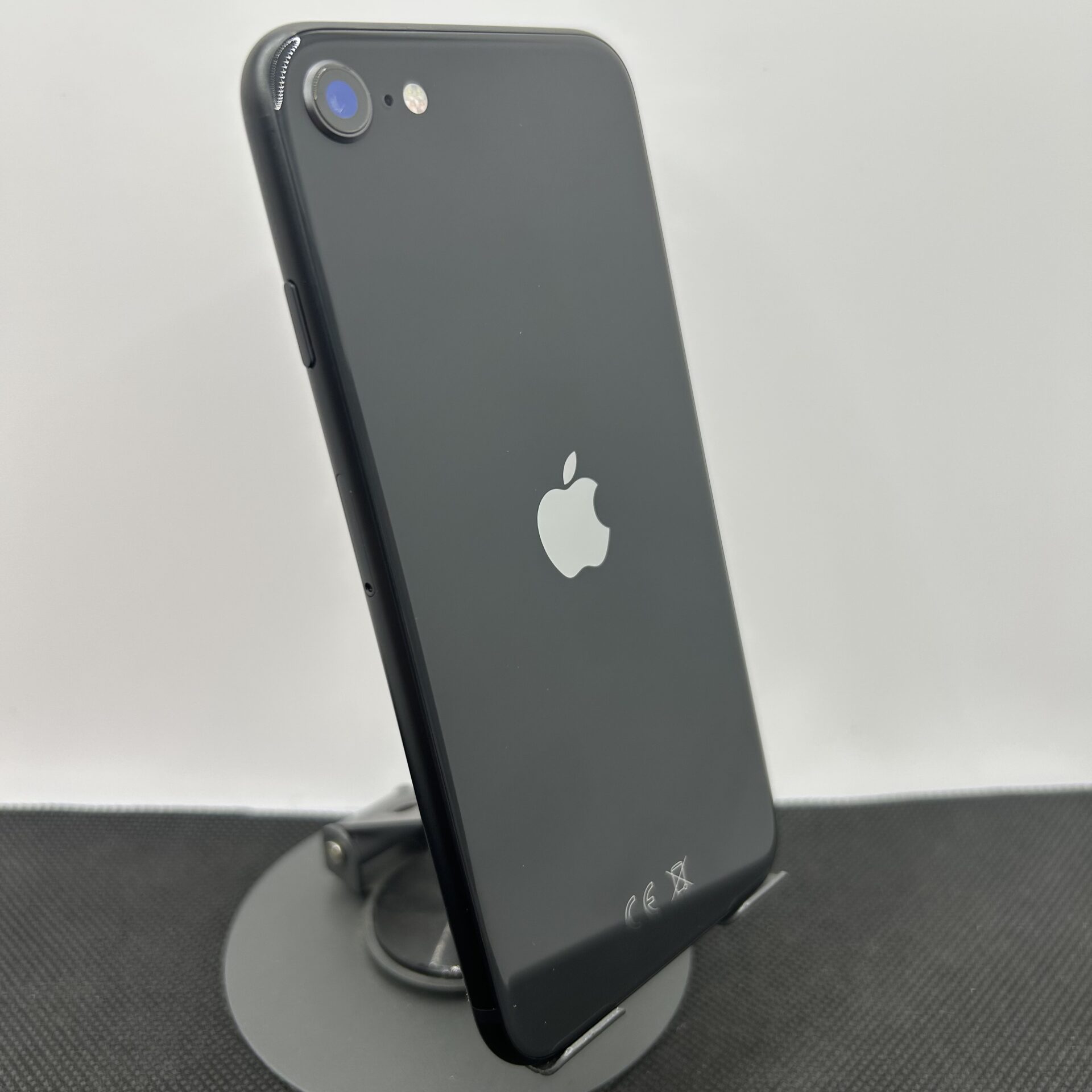 Apple iPhone SE (2020) 128GB Black/White (Condition: Good) - Image 7