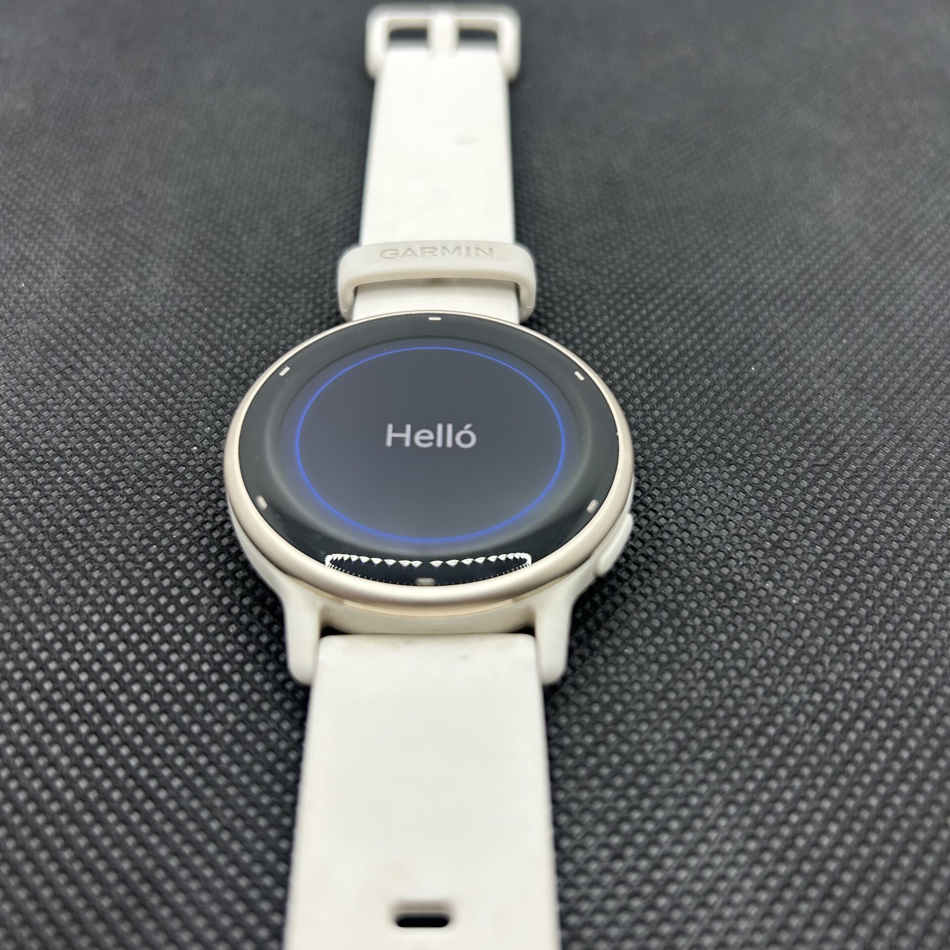 Garmin Vivoactive 5 Ivory Cream Gold Aluminum Bezel (Condition: Good) - Image 3