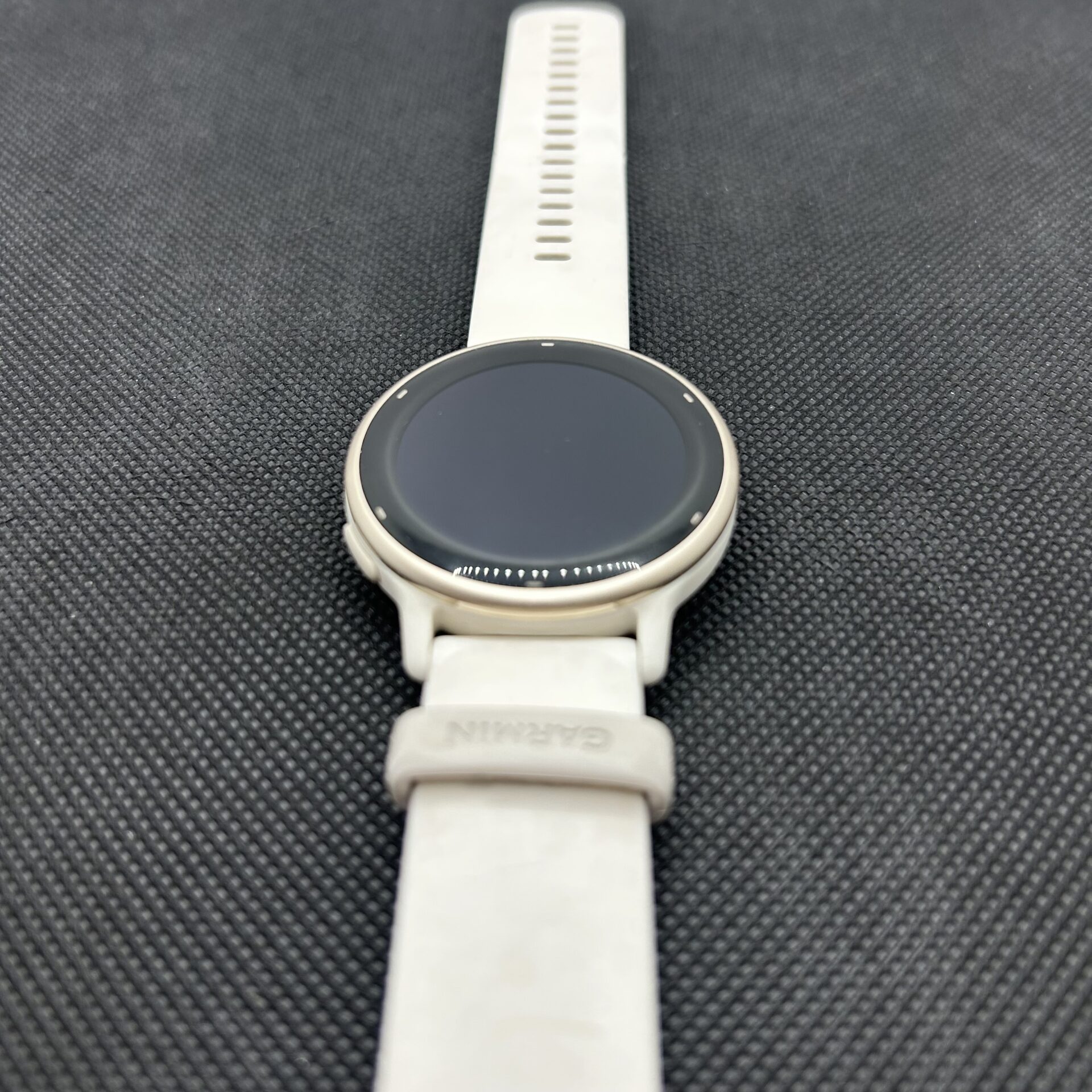 Garmin Vivoactive 5 Ivory Cream Gold Aluminum Bezel (Condition: Good) - Image 5