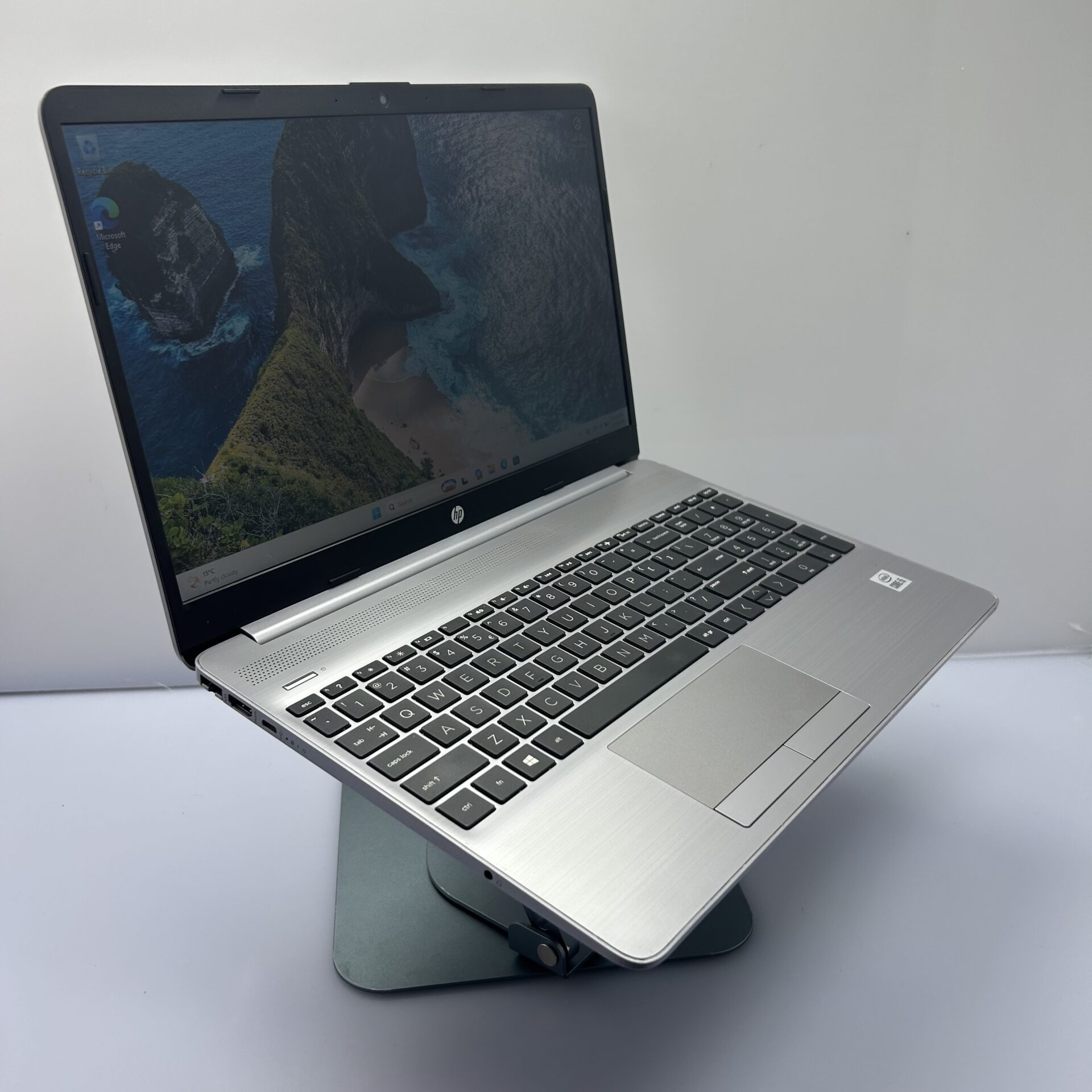 HP 250 G8 10th Gen “Core i5” 1.19GHz 16GB RAM 512GB SSD Asteroid Silver (Condition: Good) - Image 3