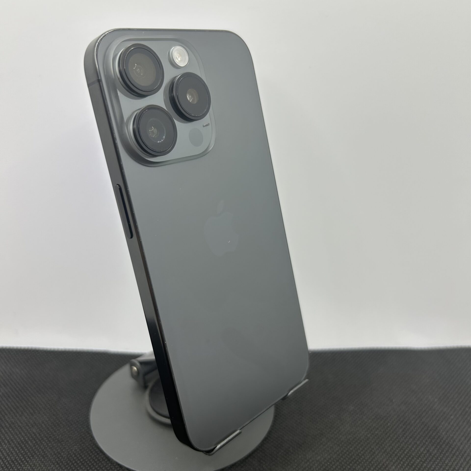 Apple iPhone 15 Pro 128GB Black Titanium – No NFC (Tap To Pay) (Condition: Good) - Image 7