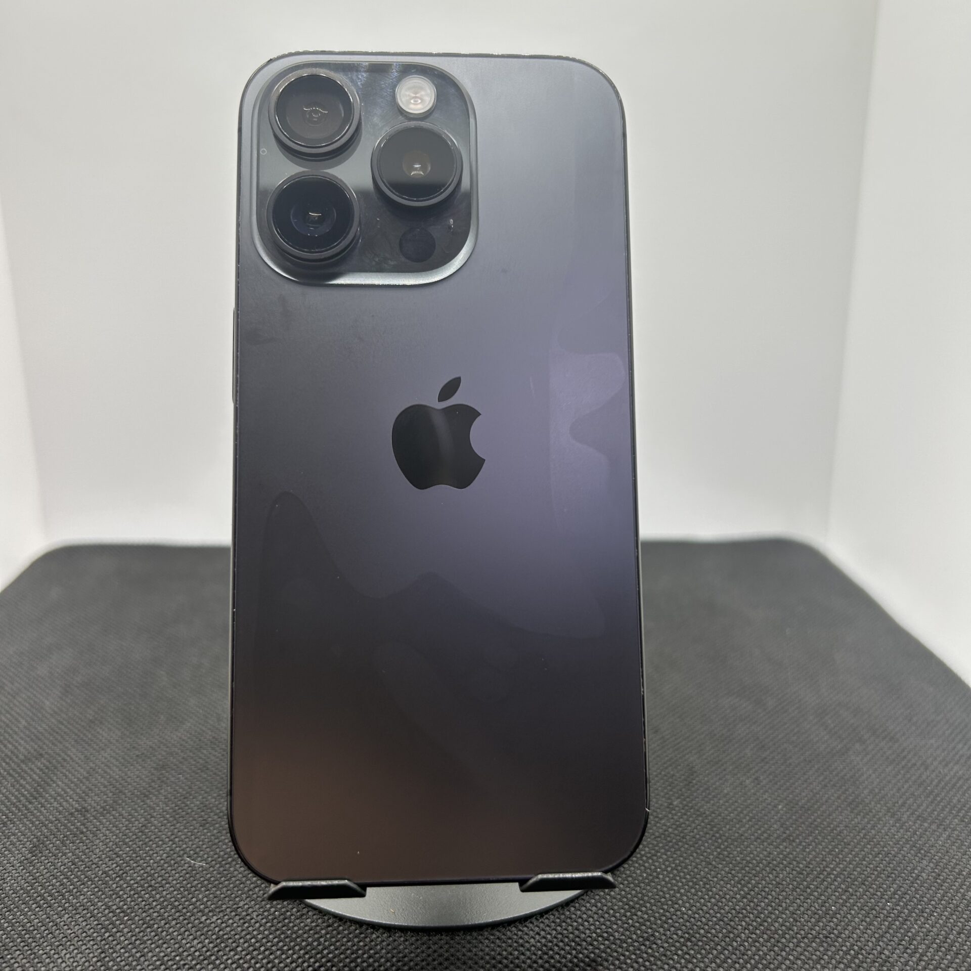 Apple iPhone 15 Pro 128GB Black Titanium – No NFC (Tap To Pay) (Condition: Good) - Image 11