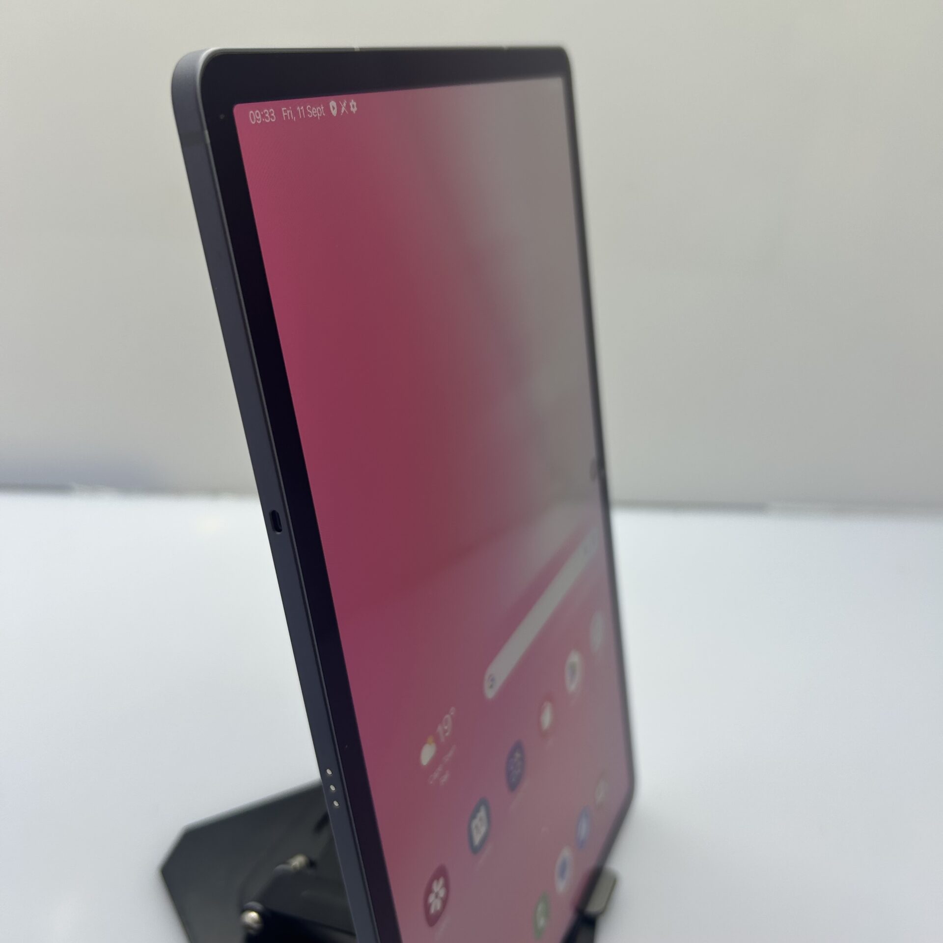 Samsung Galaxy Tab S10+ 5G 256GB (WiFi/Cellular) Moonstone Gray + Sealed Samsung Book Cover Keyboard-AI Key + Sealed Samsung 45W Power Adapter (Condition: Excellent) - Image 4