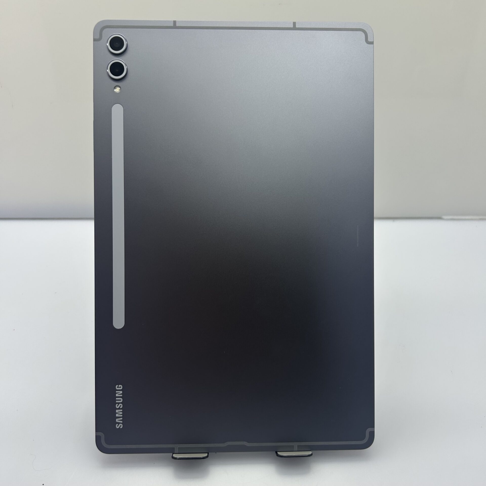 Samsung Galaxy Tab S10+ 5G 256GB (WiFi/Cellular) Moonstone Gray + Sealed Samsung Book Cover Keyboard-AI Key + Sealed Samsung 45W Power Adapter (Condition: Excellent) - Image 8