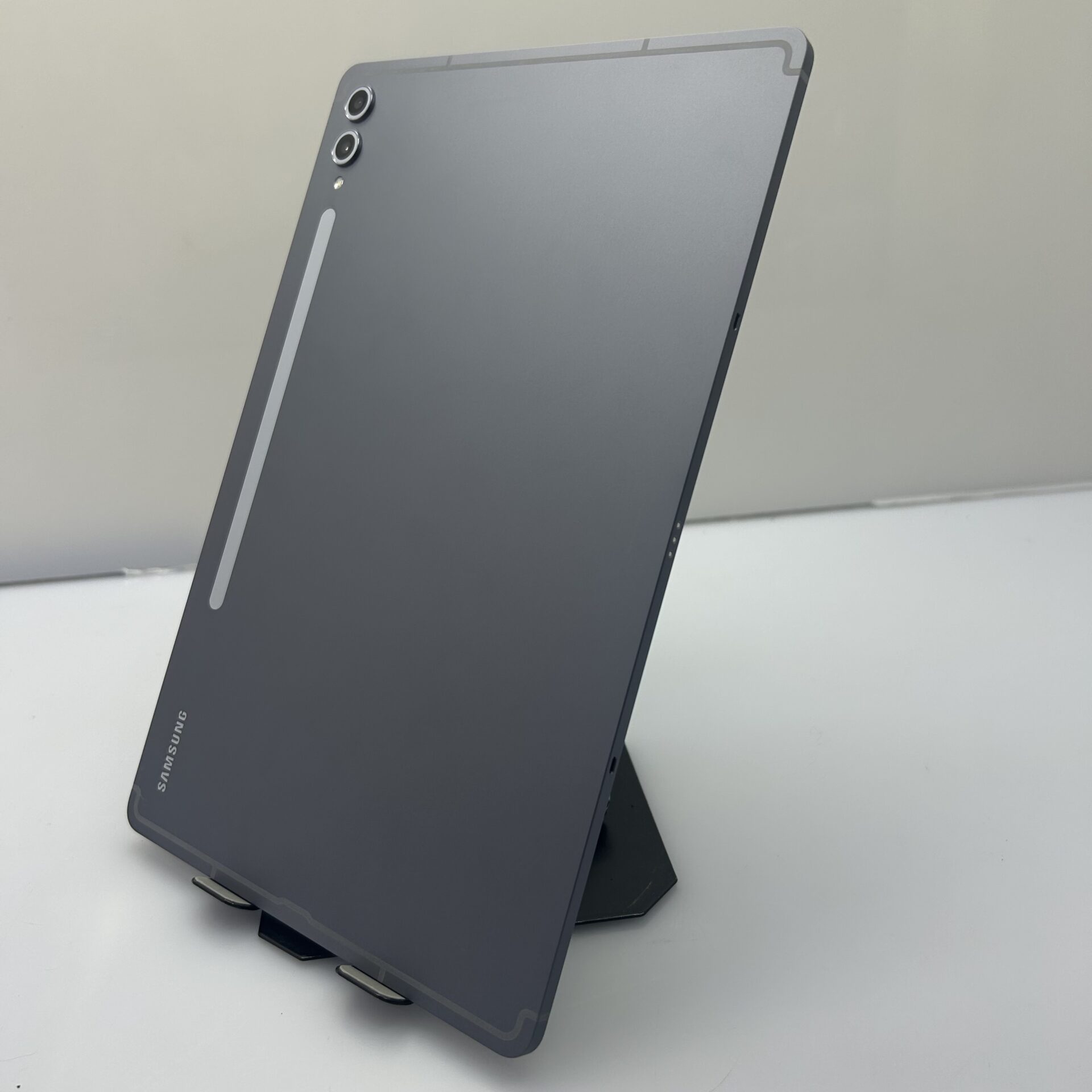 Samsung Galaxy Tab S10+ 5G 256GB (WiFi/Cellular) Moonstone Gray + Sealed Samsung Book Cover Keyboard-AI Key + Sealed Samsung 45W Power Adapter (Condition: Excellent) - Image 10