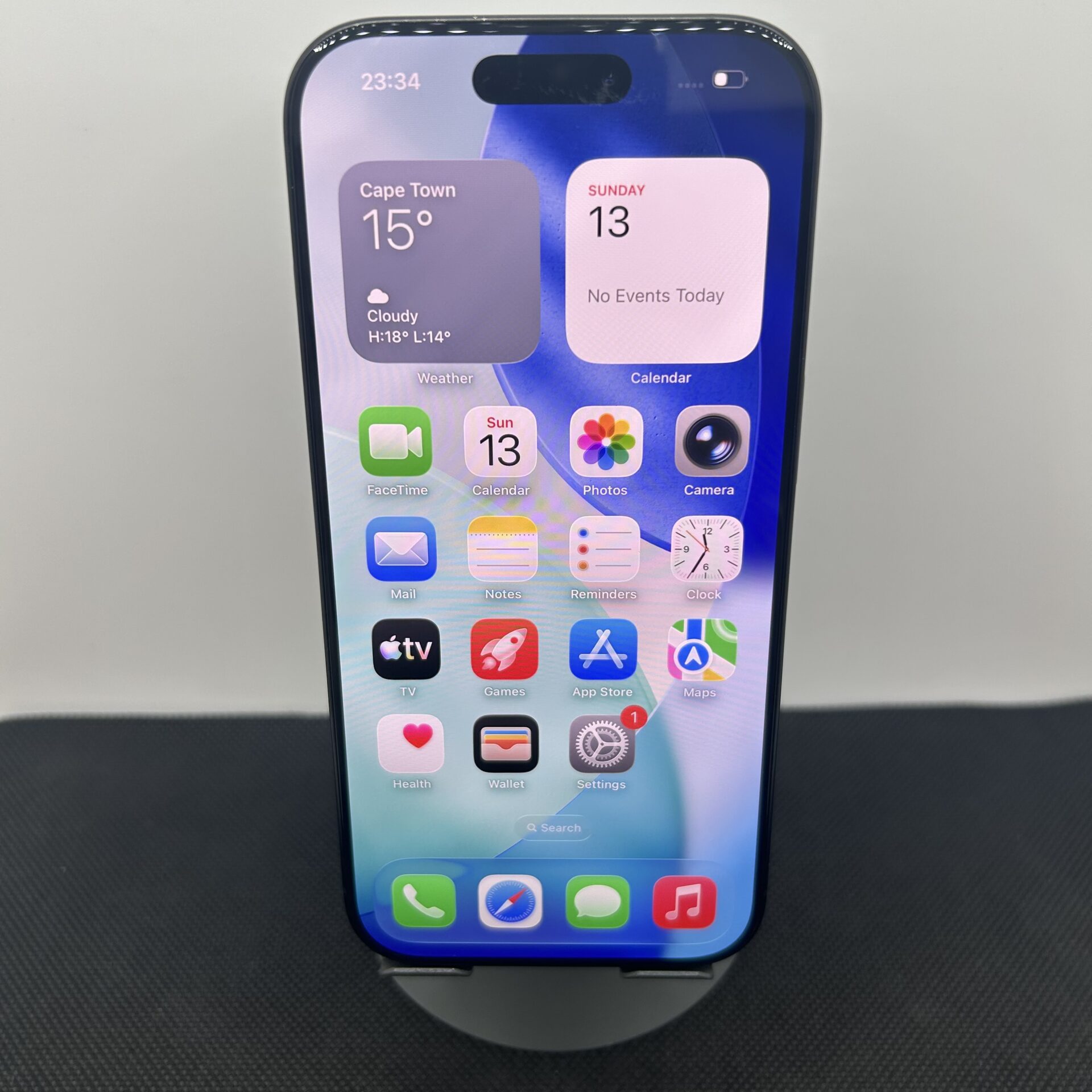 Apple iPhone 16 Pro 256GB Black Titanium (Condition: Good) - Image 2