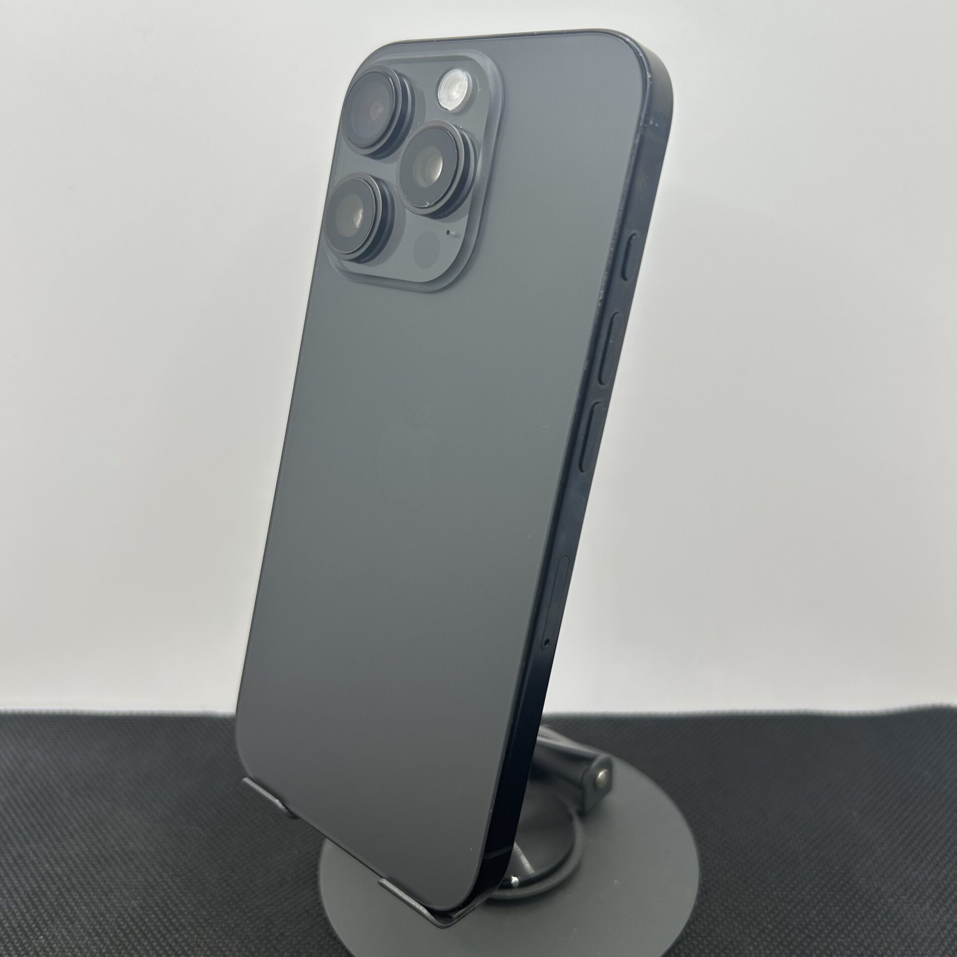 Apple iPhone 16 Pro 256GB Black Titanium (Condition: Good) - Image 9