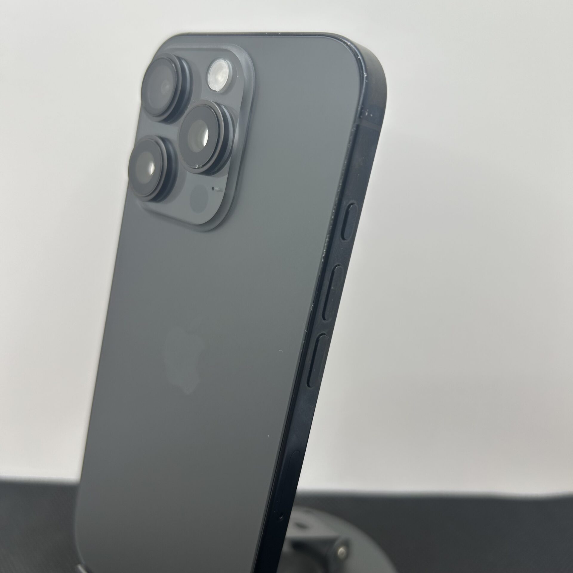 Apple iPhone 16 Pro 256GB Black Titanium (Condition: Good) - Image 10