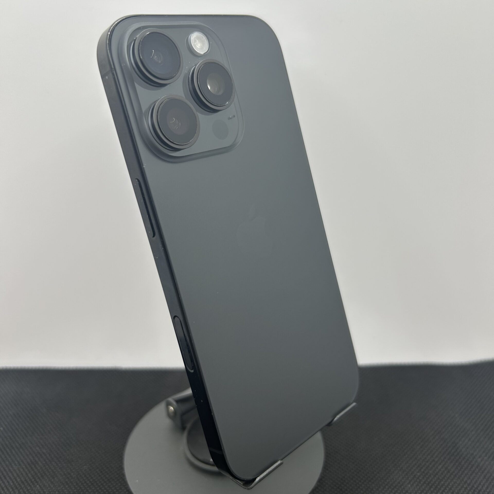 Apple iPhone 16 Pro 256GB Black Titanium (Condition: Good) - Image 7