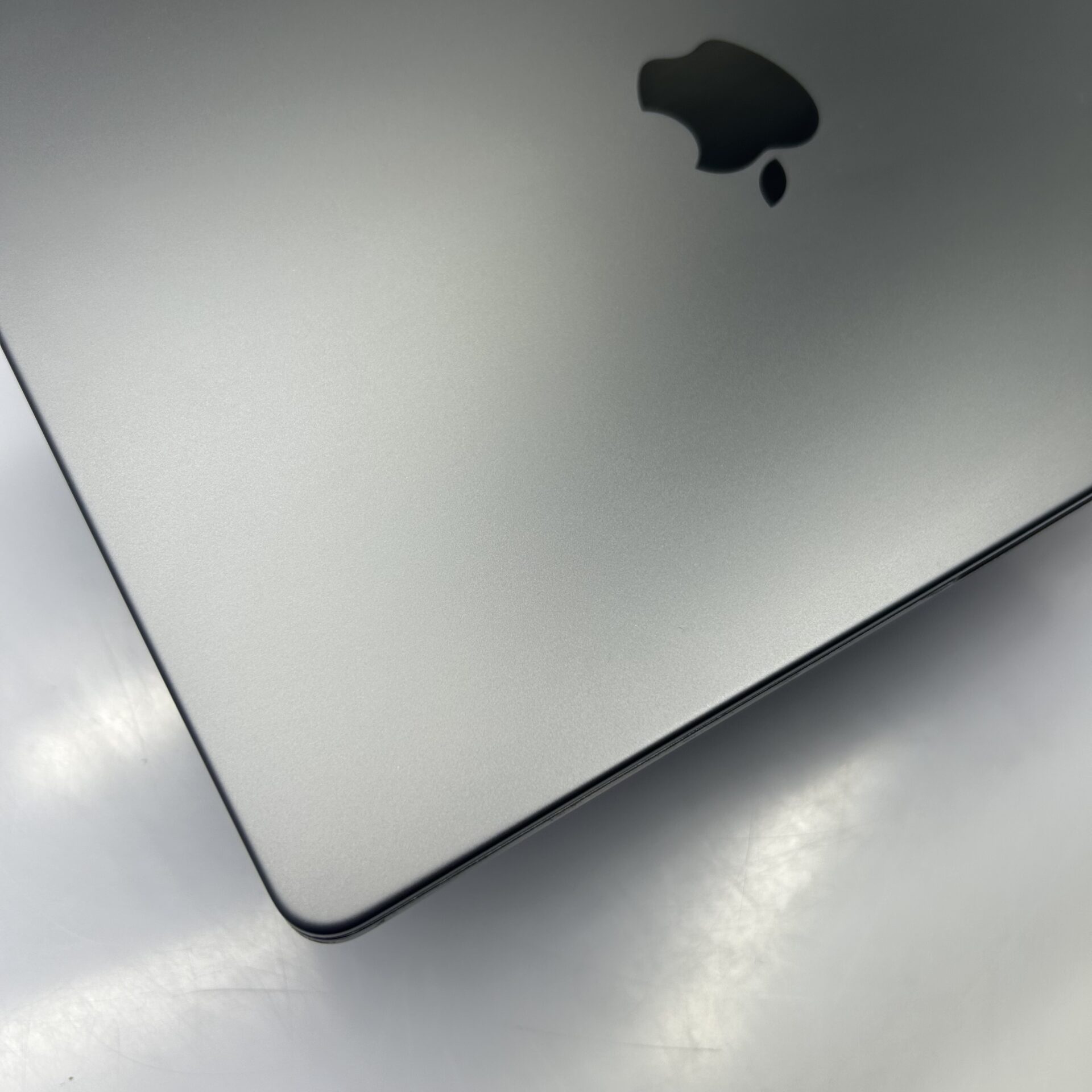 Apple MacBook Pro 14-inch "M3 Pro" 11 CPU/ 14 GPU 18GB RAM 512GB SSD Space Black (Condition: Good) - Image 7