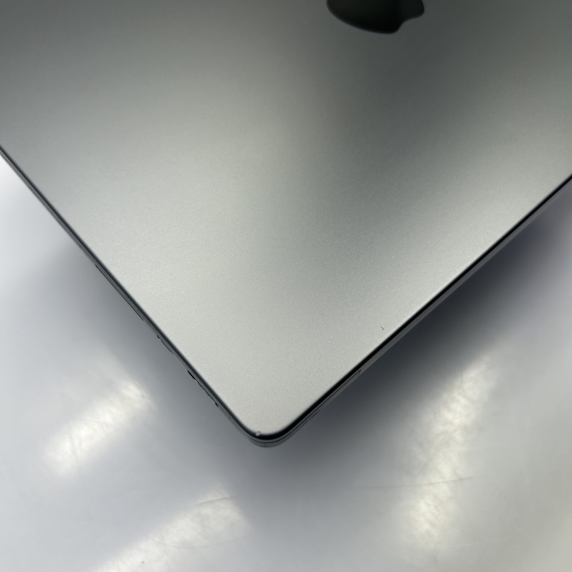 Apple MacBook Pro 14-inch "M3 Pro" 11 CPU/ 14 GPU 18GB RAM 512GB SSD Space Black (Condition: Good) - Image 9