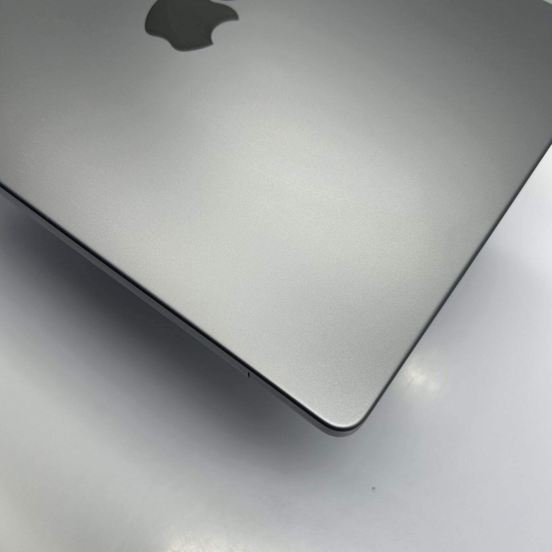 Apple MacBook Pro 14-inch "M3 Pro" 11 CPU/ 14 GPU 18GB RAM 512GB SSD Space Black (Condition: Good) - Image 10