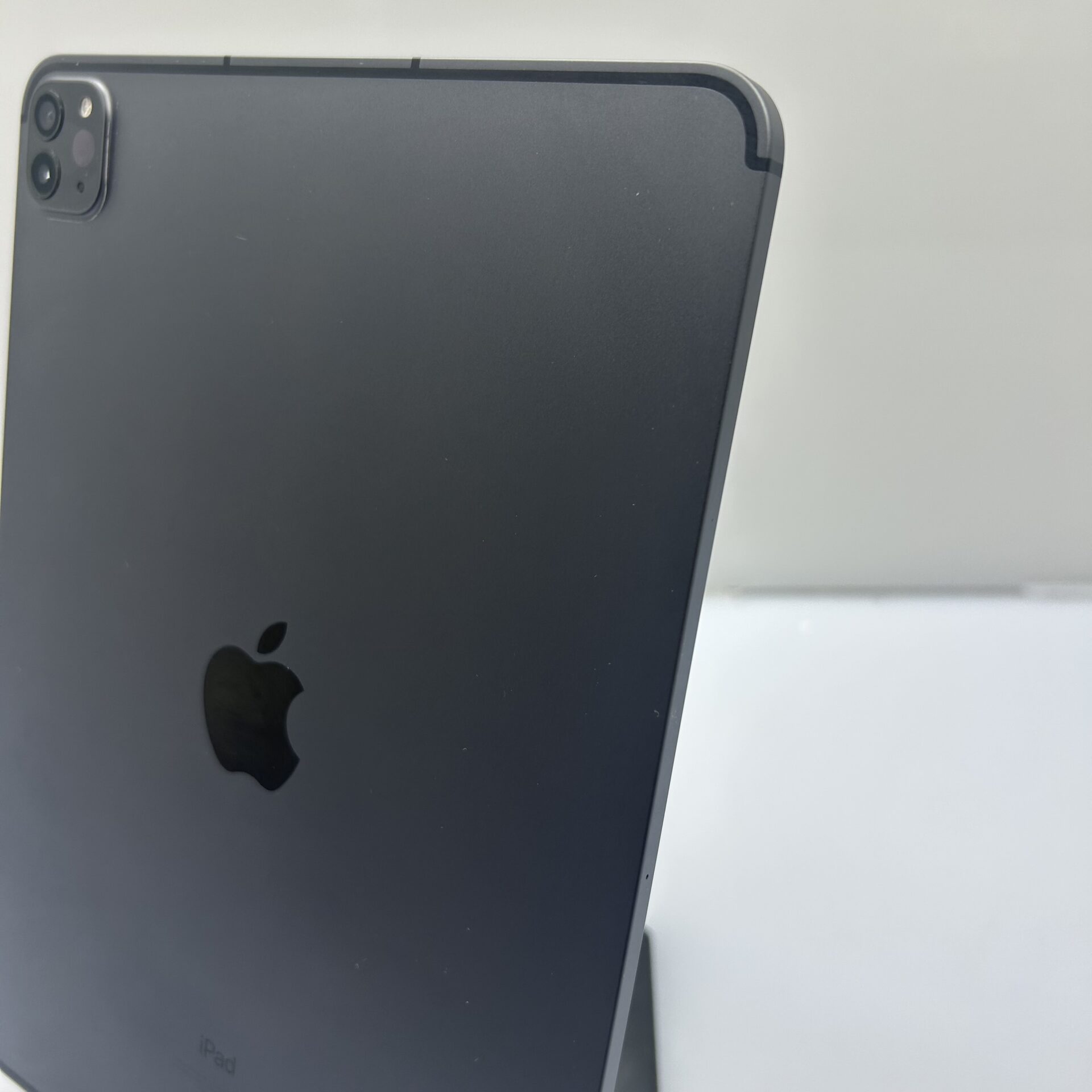 Apple iPad Pro 11" 3rd Gen (Wi-Fi/Cellular) 512GB Space Gray (Condition: Good) - Image 10