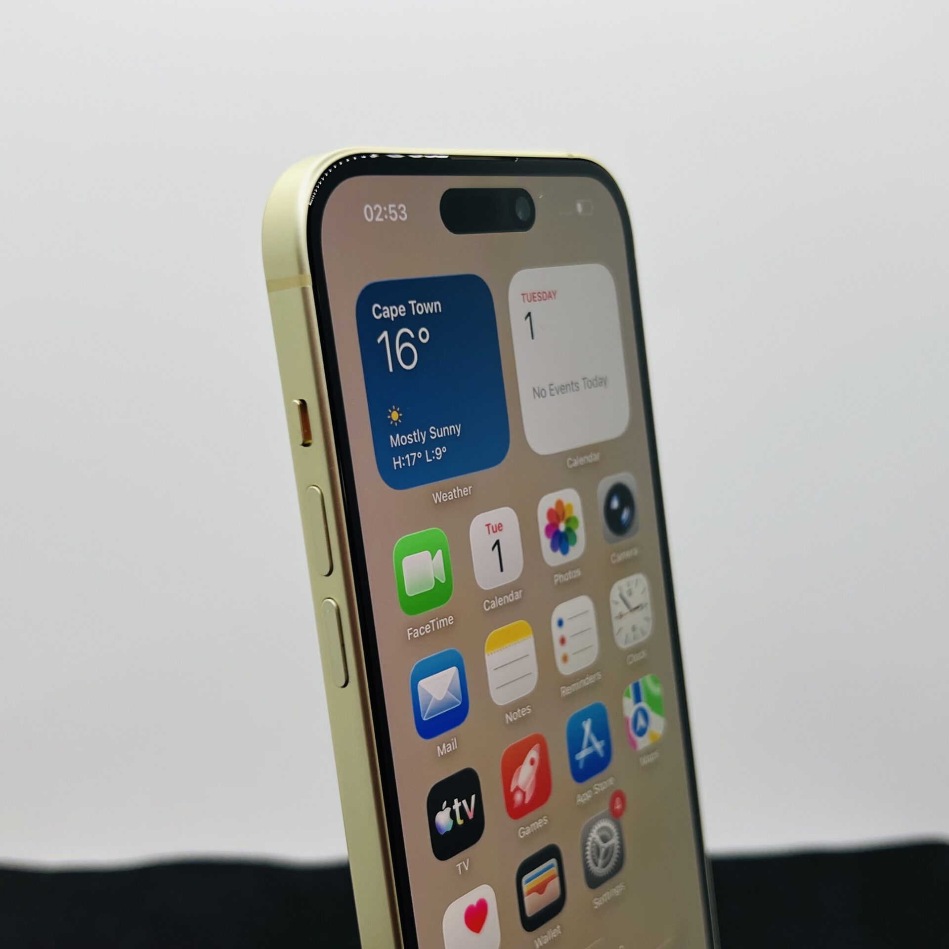 Apple iPhone 15 128GB Yellow (Condition: Good) - Image 4