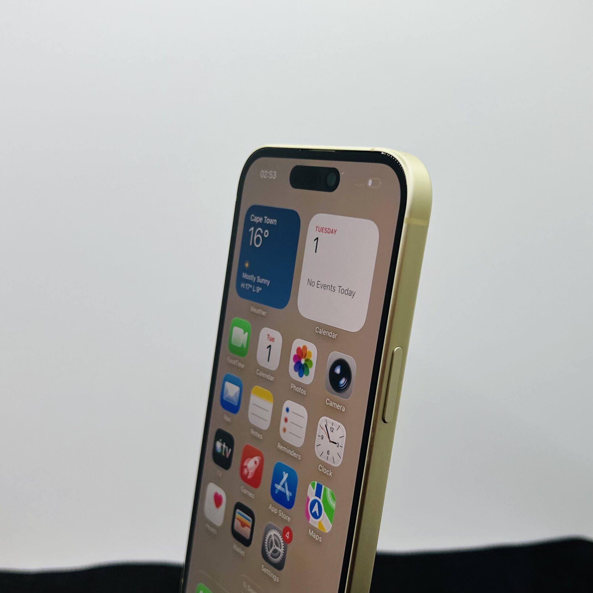 Apple iPhone 15 128GB Yellow (Condition: Good) - Image 6