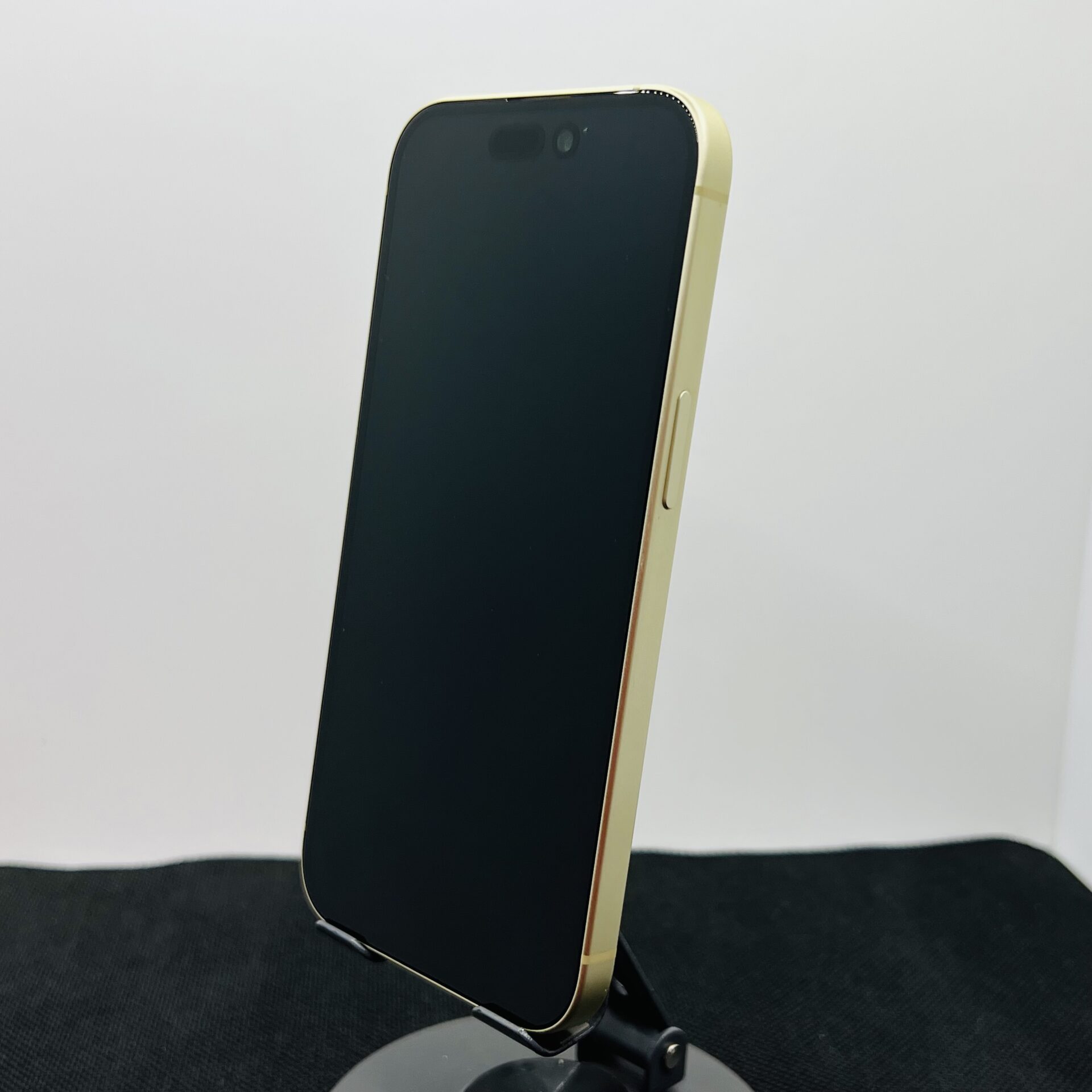 Apple iPhone 15 128GB Yellow (Condition: Good) - Image 7