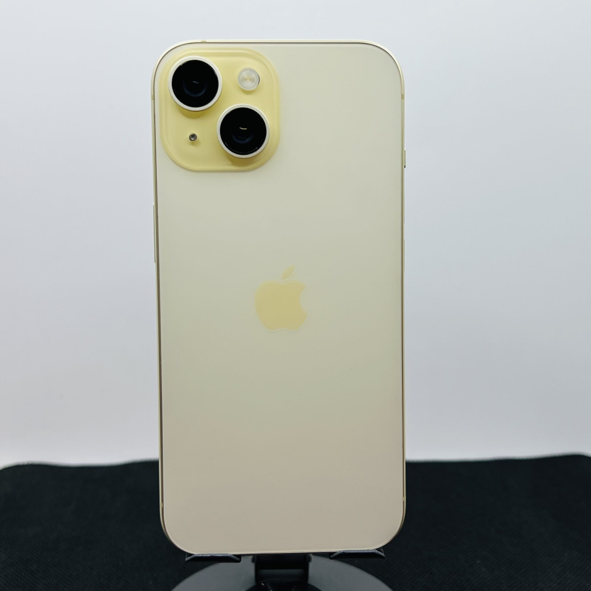 Apple iPhone 15 128GB Yellow (Condition: Good) - Image 9