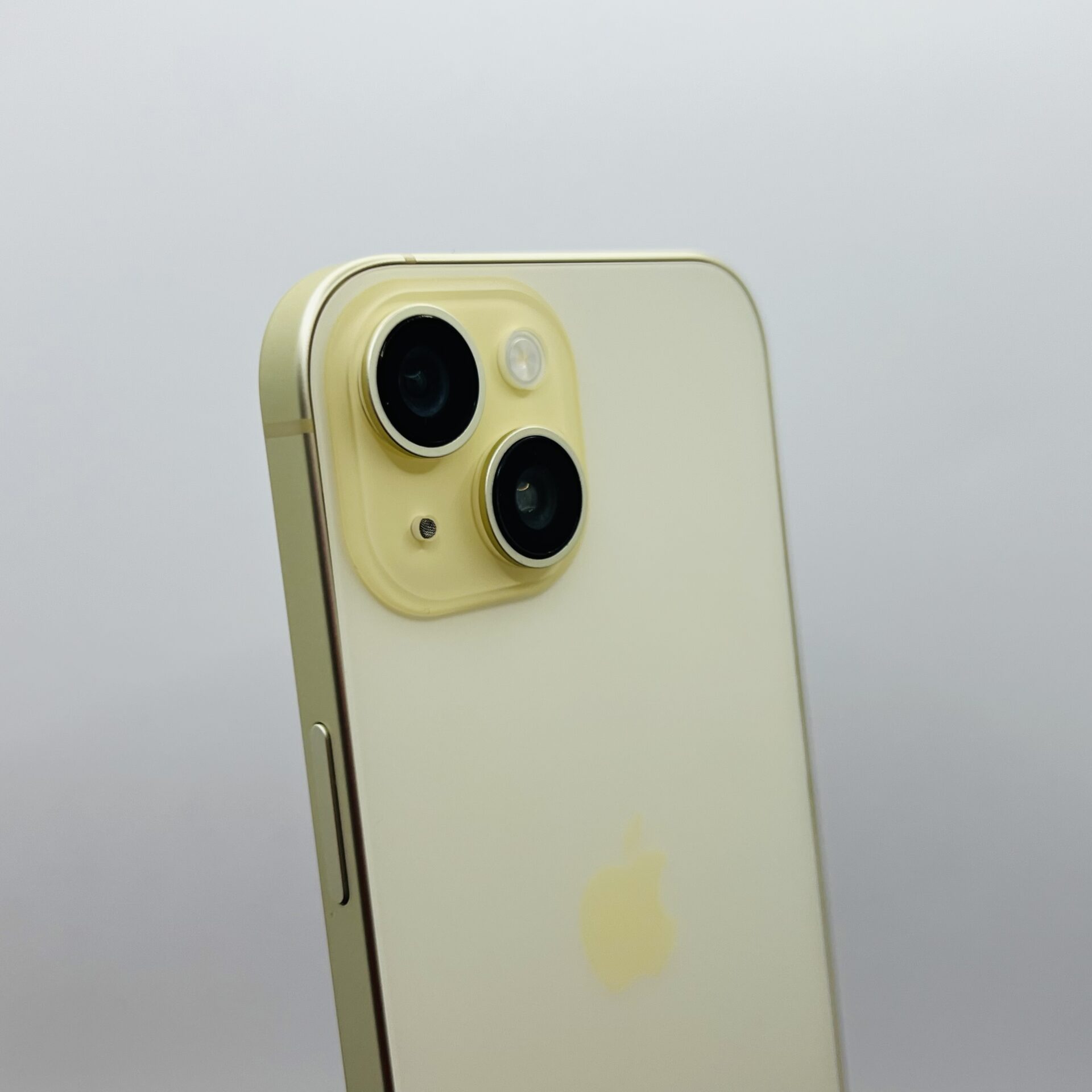 Apple iPhone 15 128GB Yellow (Condition: Good) - Image 11